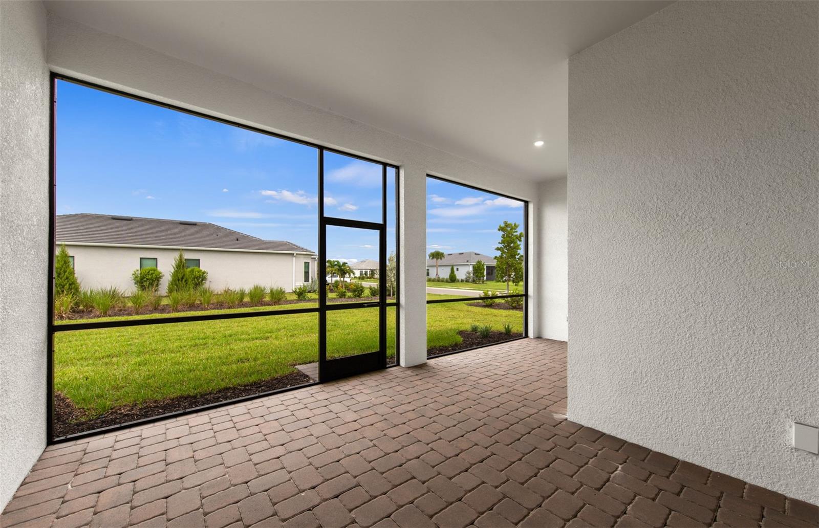 5006 Golden Shore Ct Property Photo 25