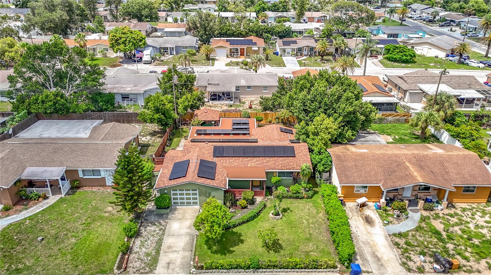 TB8536851 Property Photo 2
