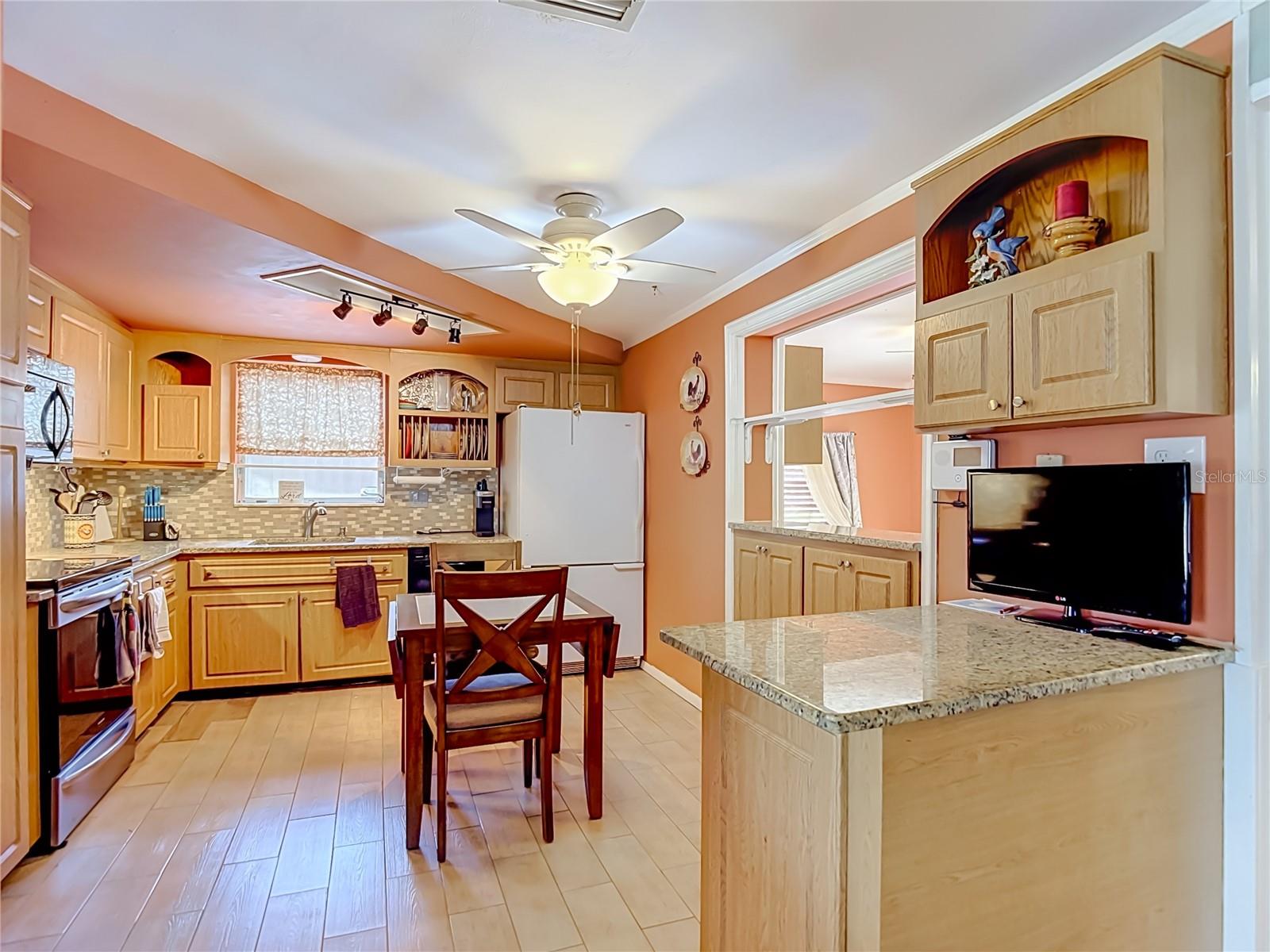 TB8536851 Property Photo 18