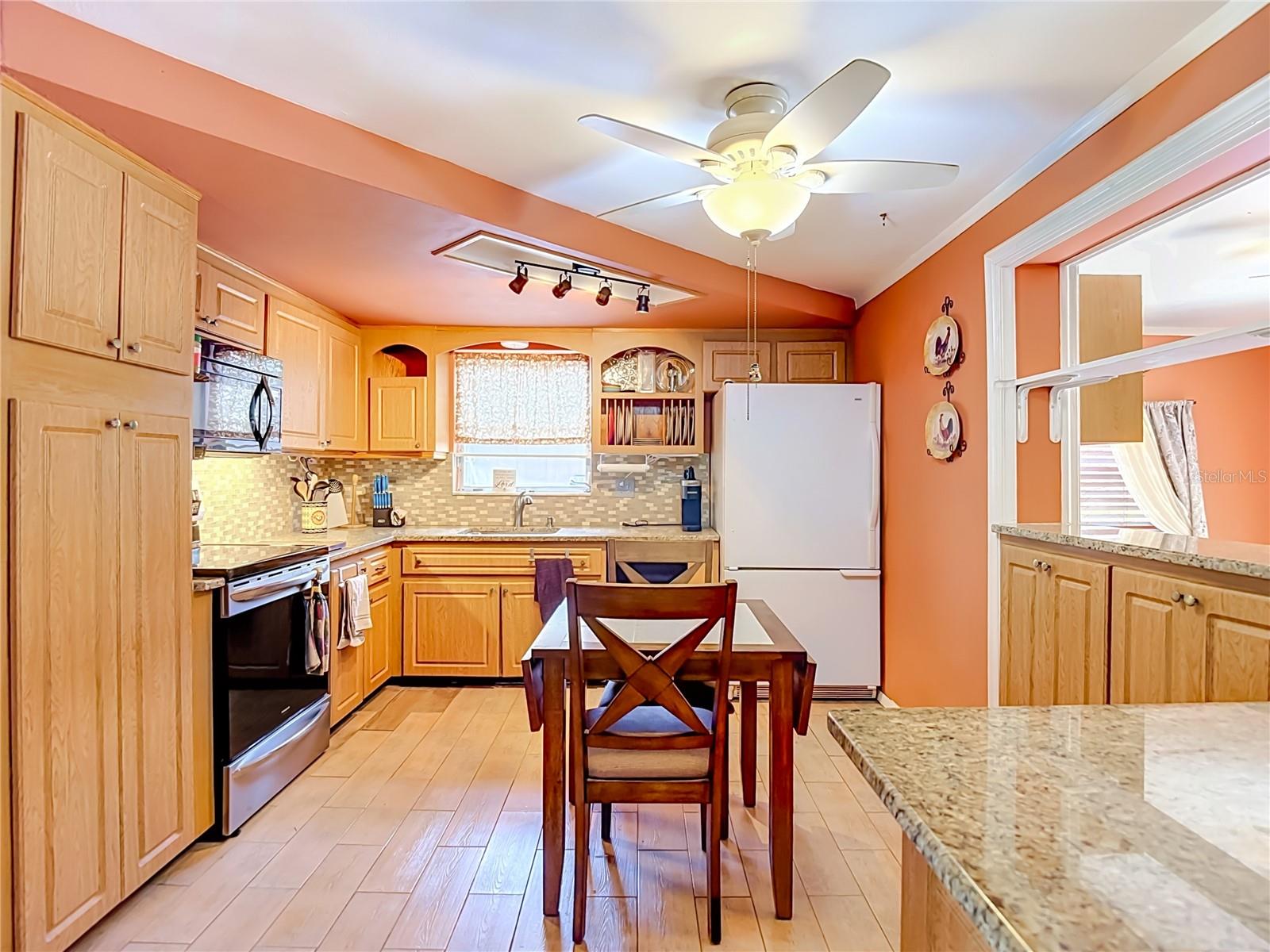 TB8536851 Property Photo 20