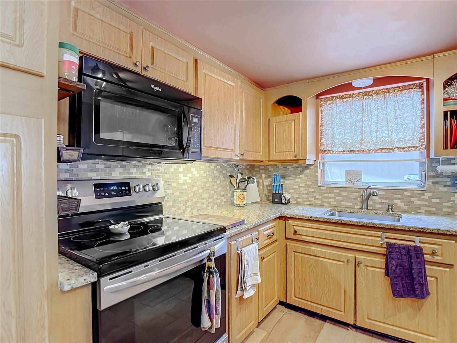 TB8536851 Property Photo 21