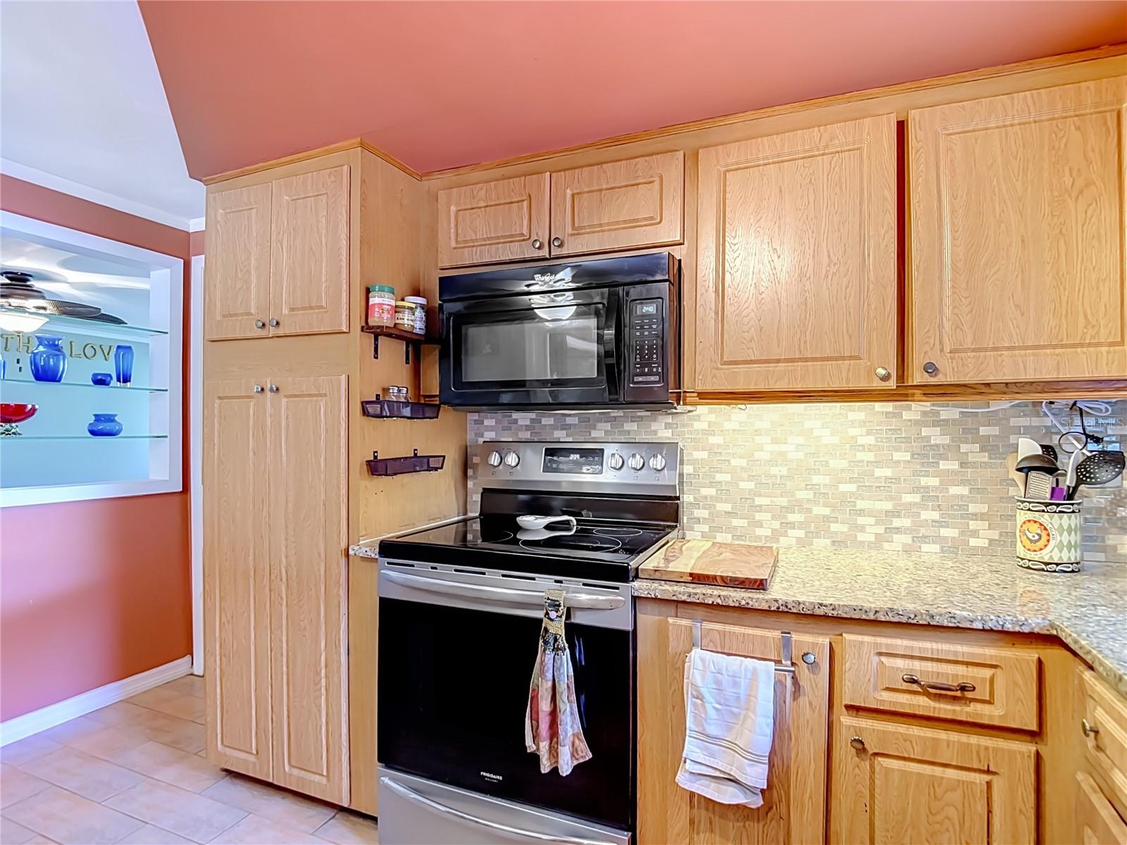 TB8536851 Property Photo 23