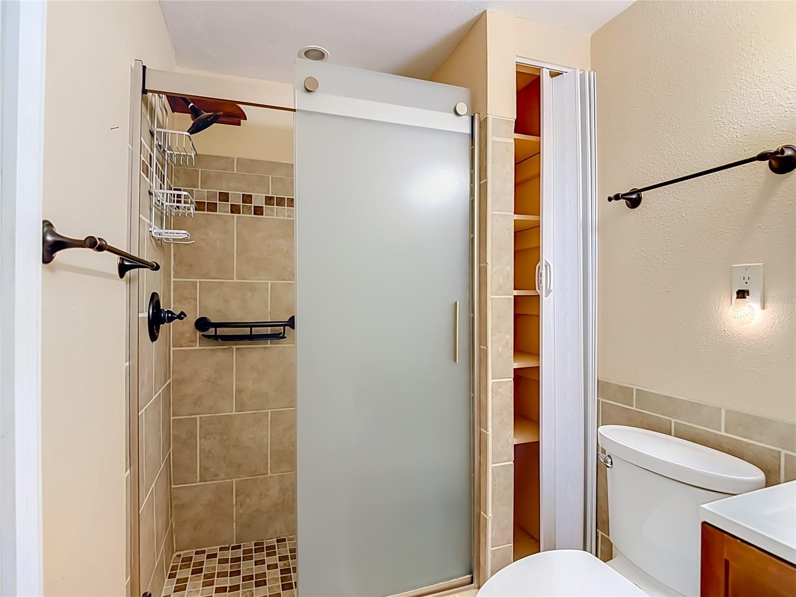 TB8536851 Property Photo 46