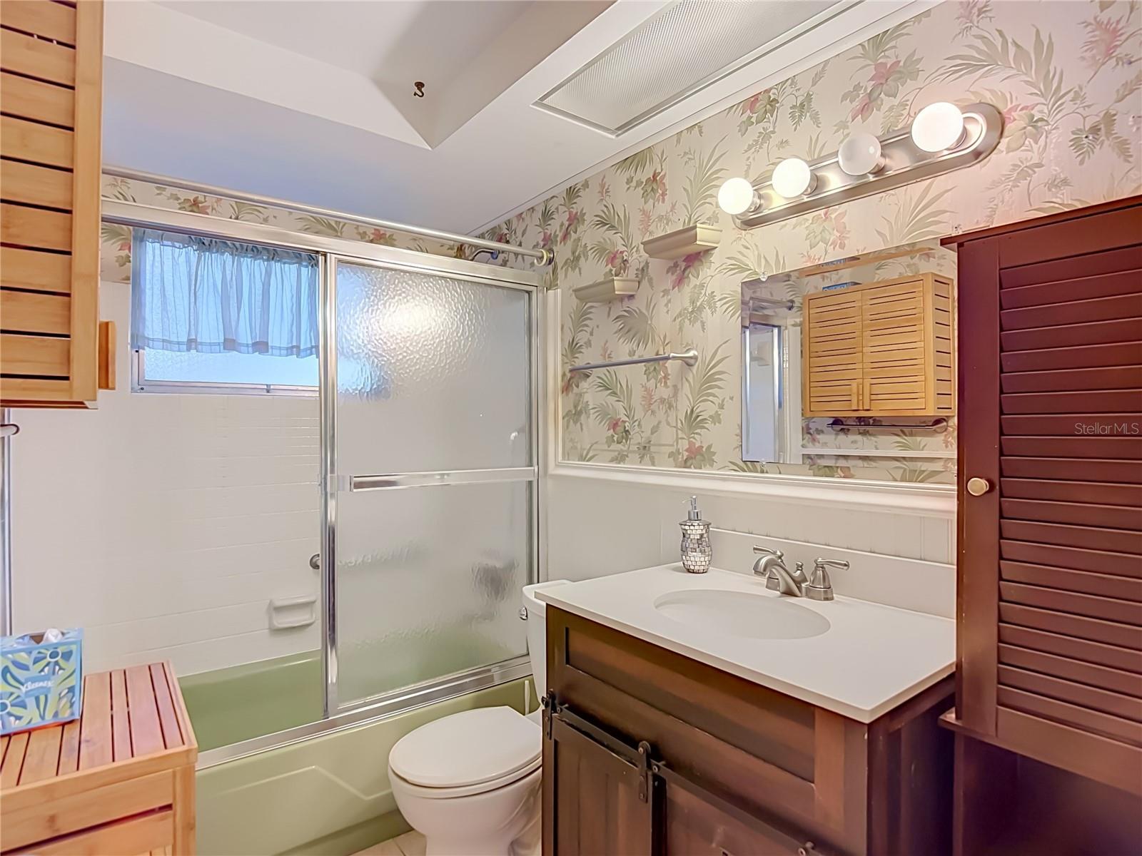 TB8536851 Property Photo 53