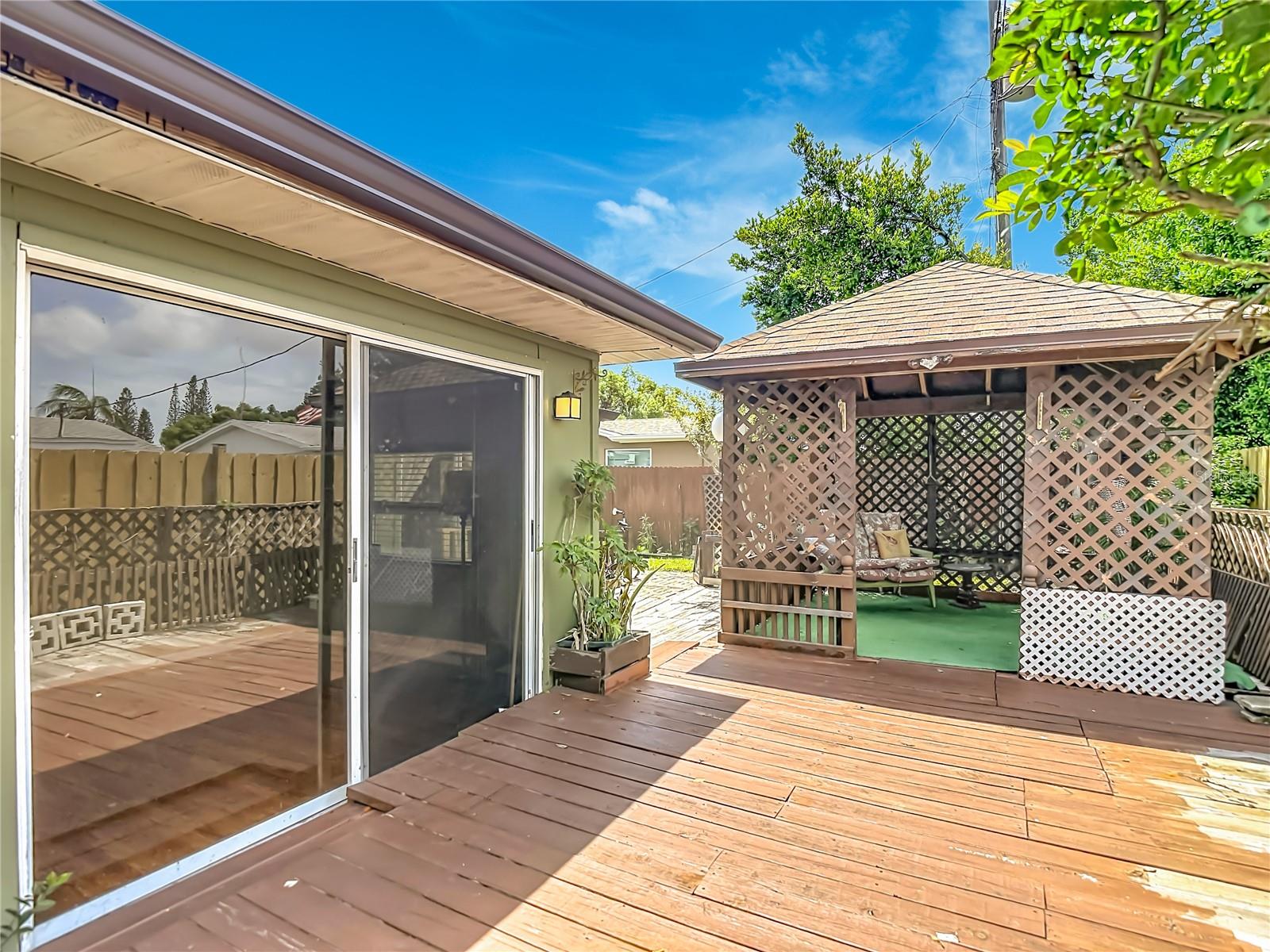 TB8536851 Property Photo 58