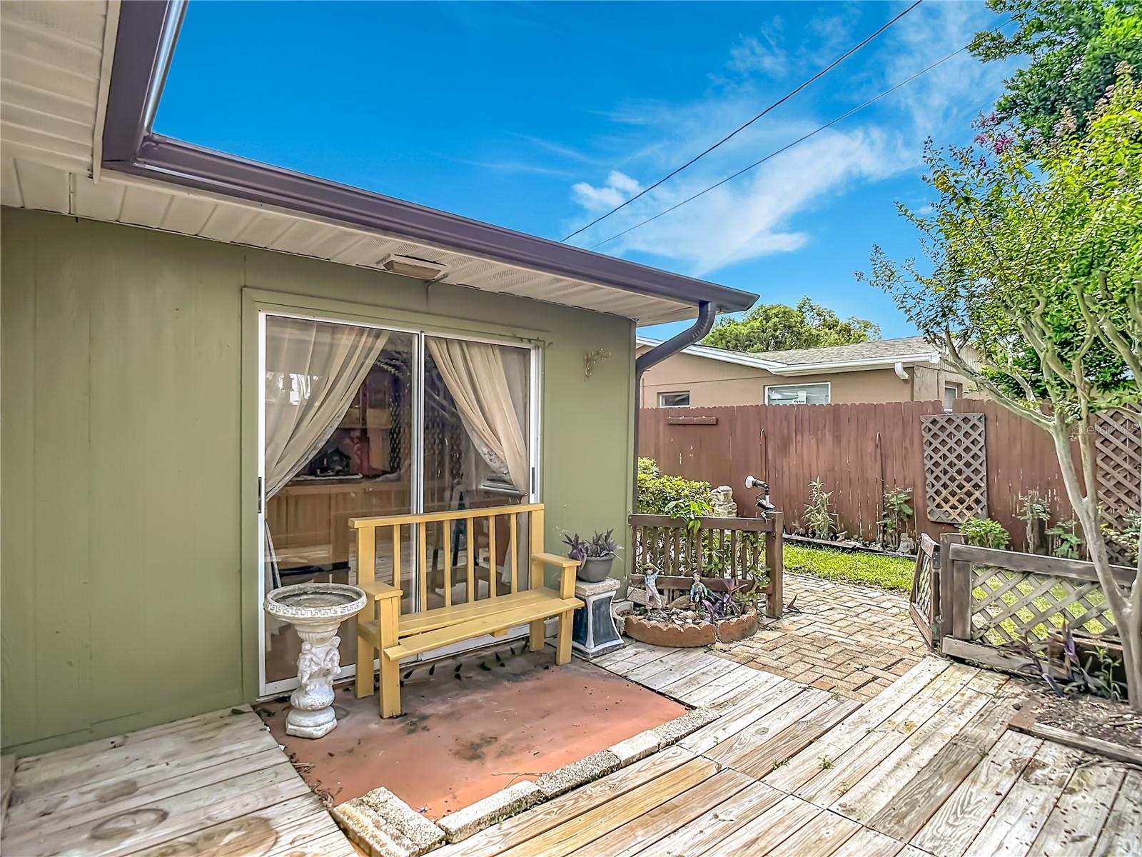 TB8536851 Property Photo 63