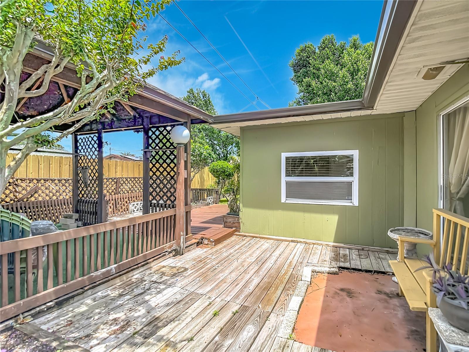 TB8536851 Property Photo 65