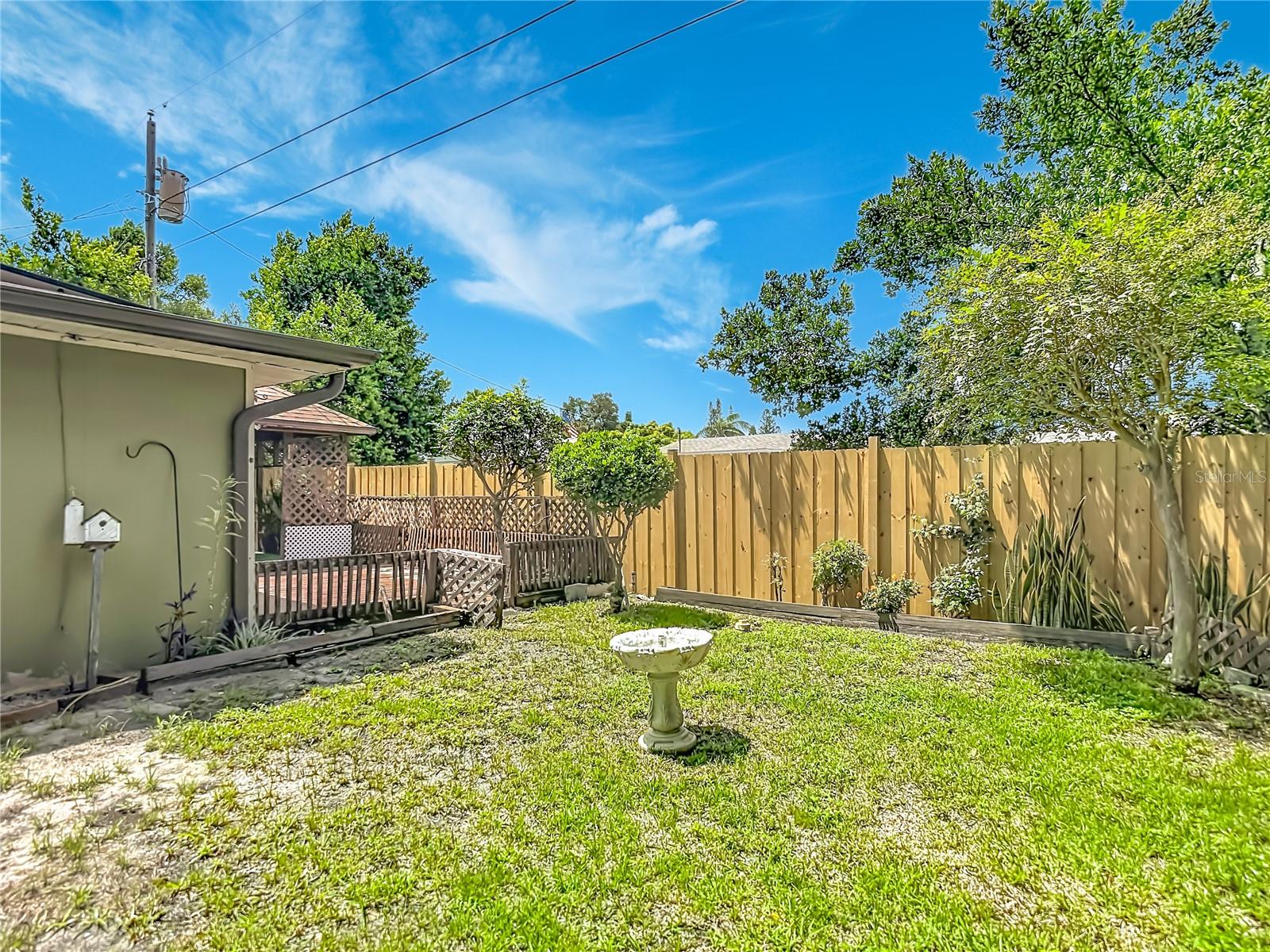 TB8536851 Property Photo 70