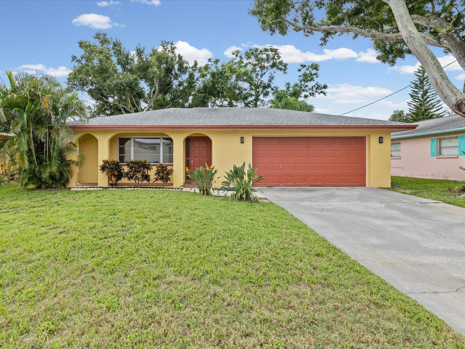 1547 ANDOVER DR Property Photo 1