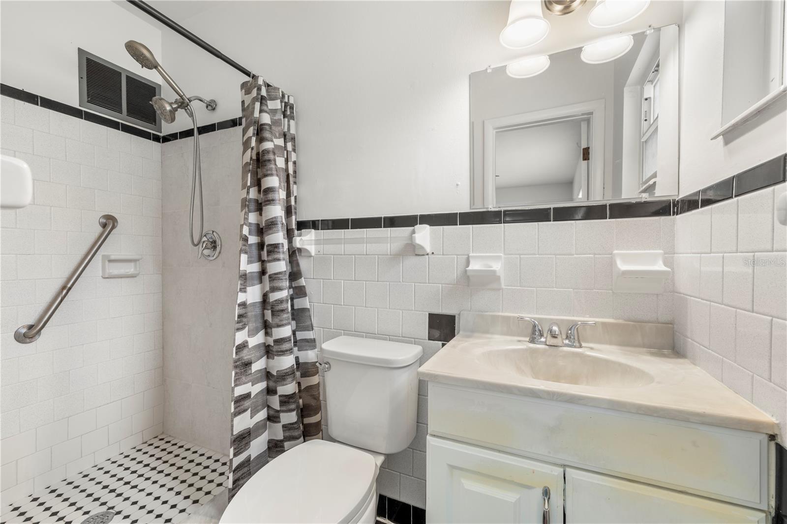 3622 E Lambright St Property Photo 27