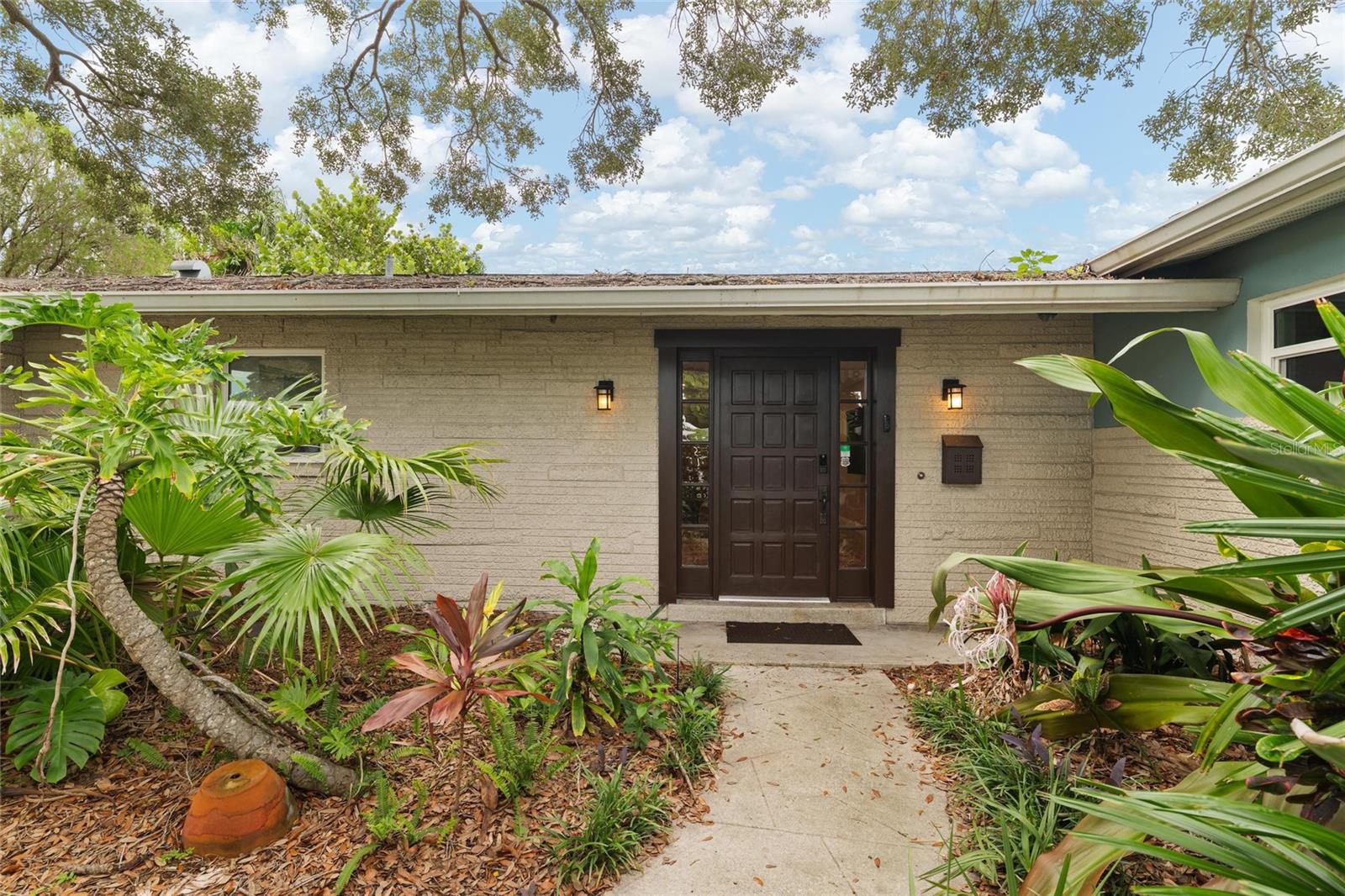 8404 Flagstone Dr Property Photo 5