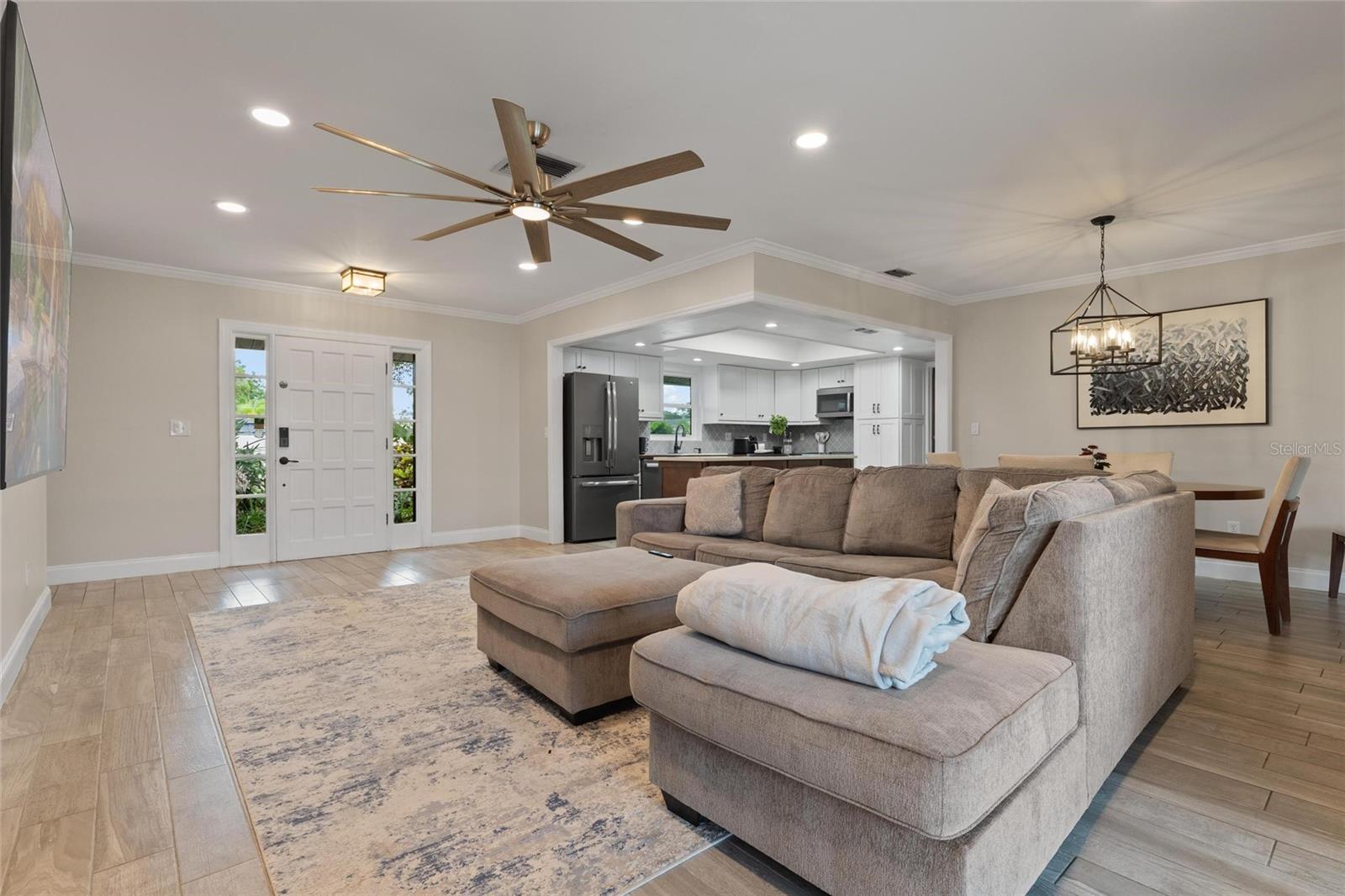 8404 Flagstone Dr Property Photo 8