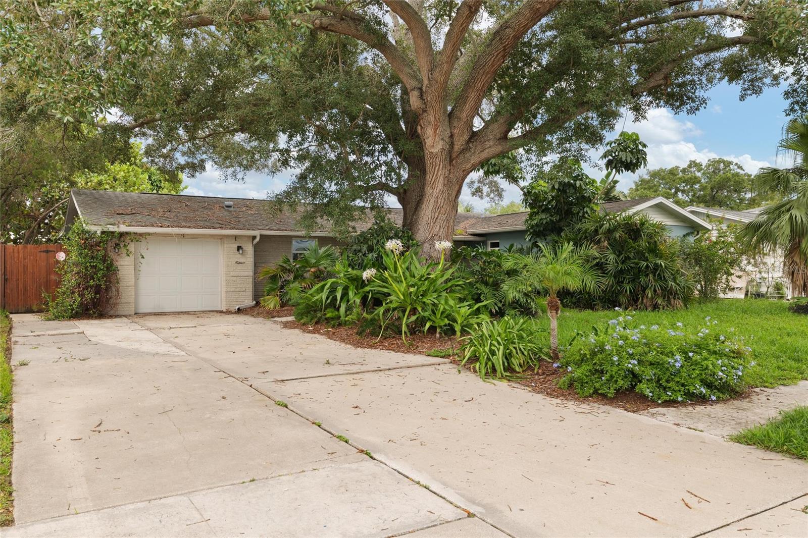 8404 Flagstone Dr Property Photo 27