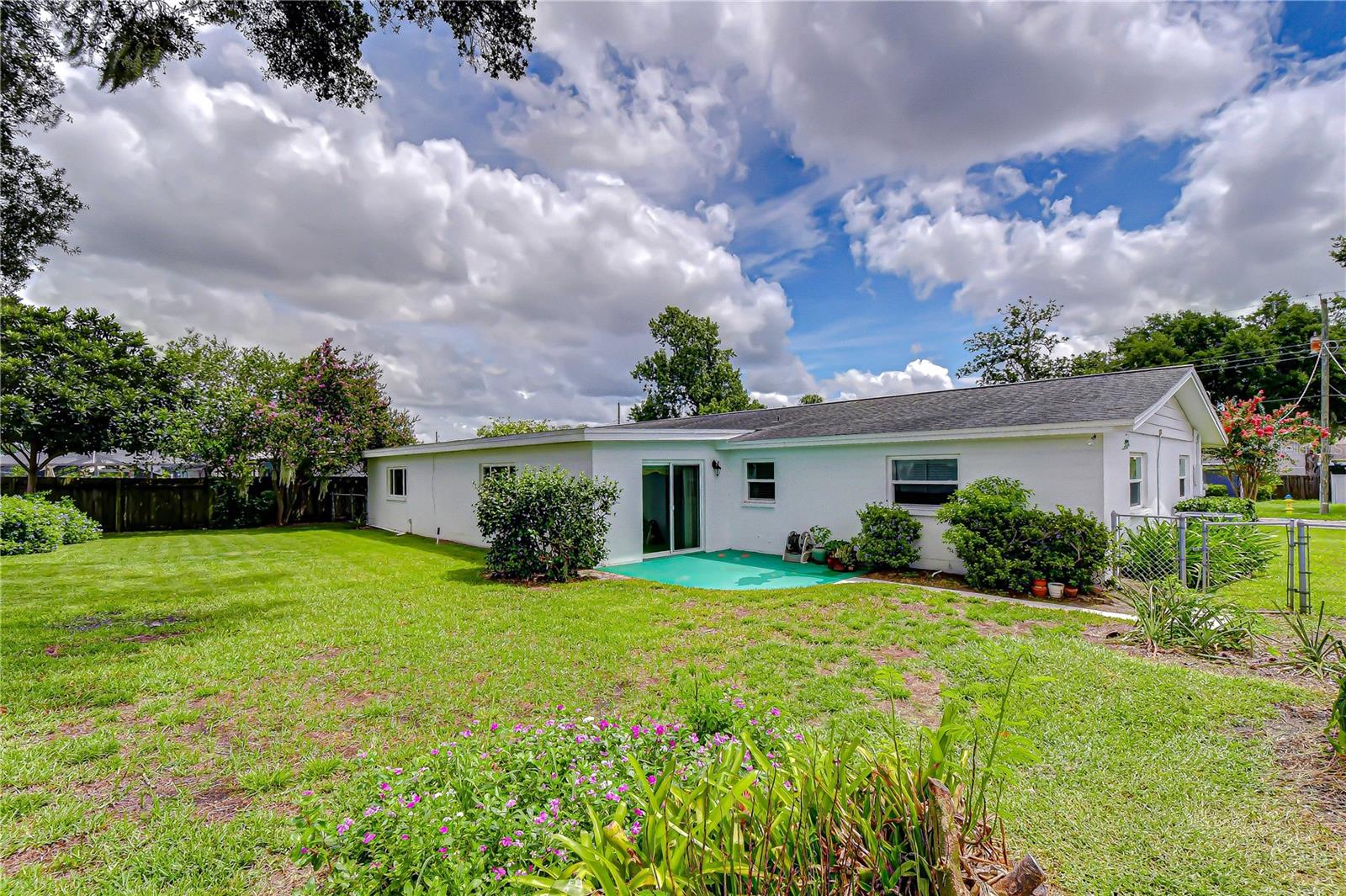 2205 Malibu Dr Property Photo 4