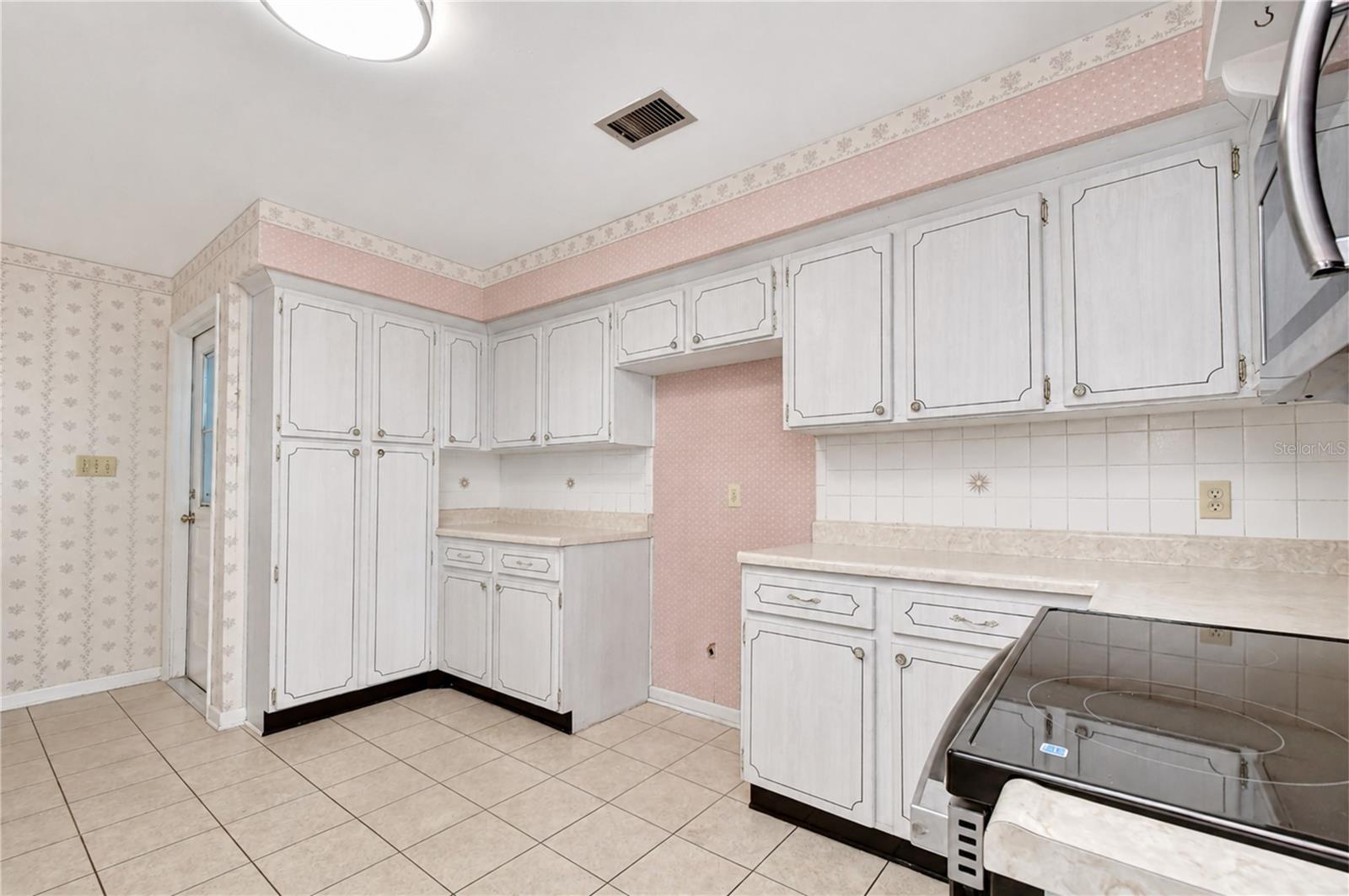 2205 Malibu Dr Property Photo 11