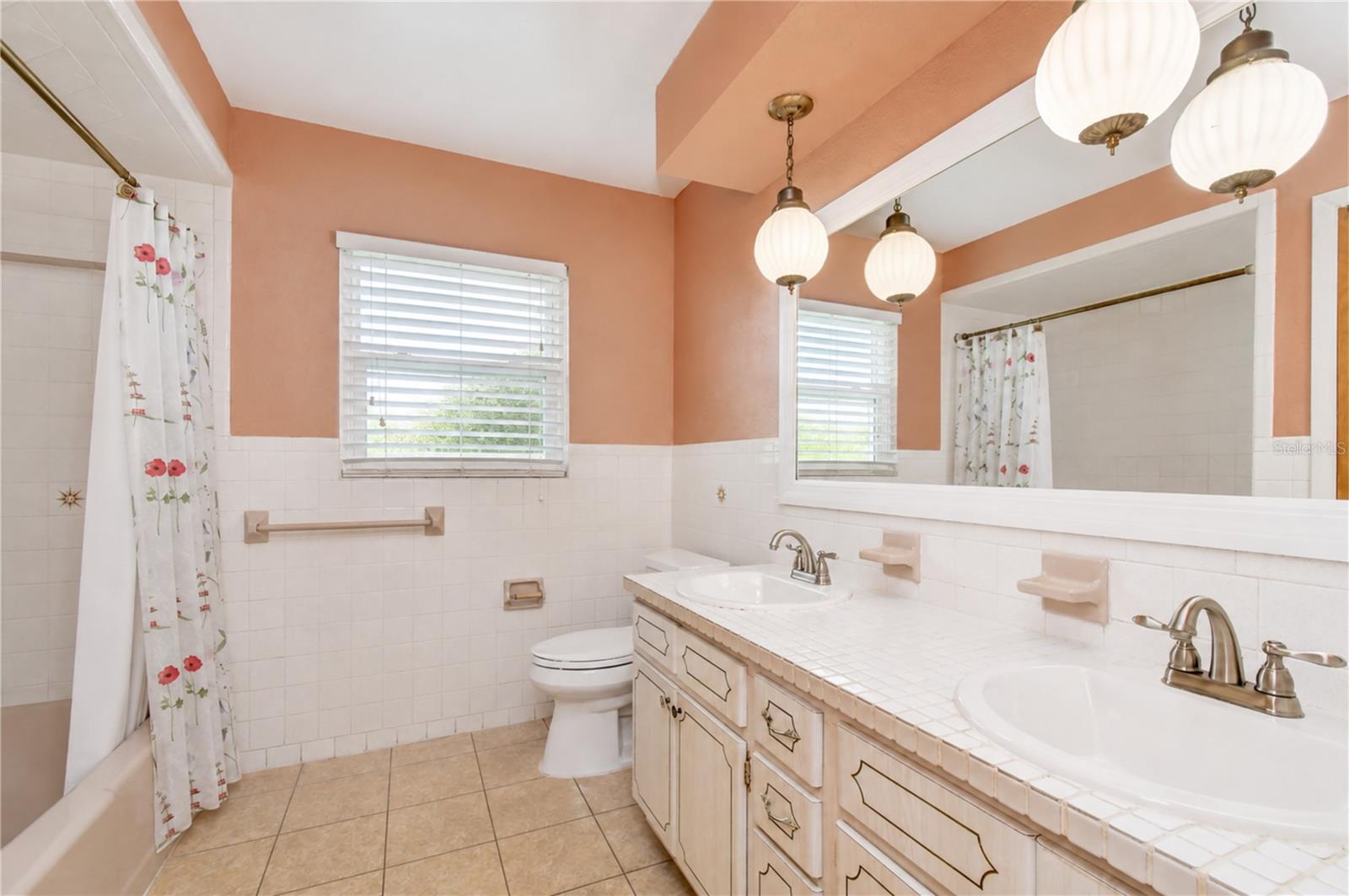 2205 Malibu Dr Property Photo 22