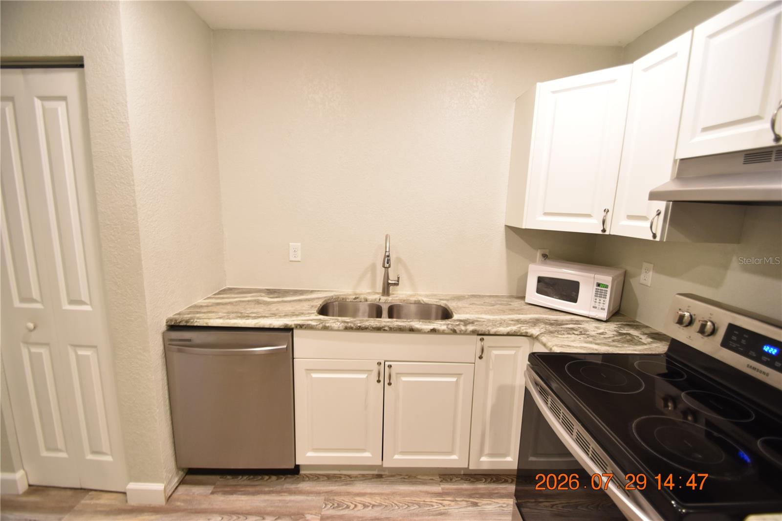 419 Stremma Rd Property Photo 8