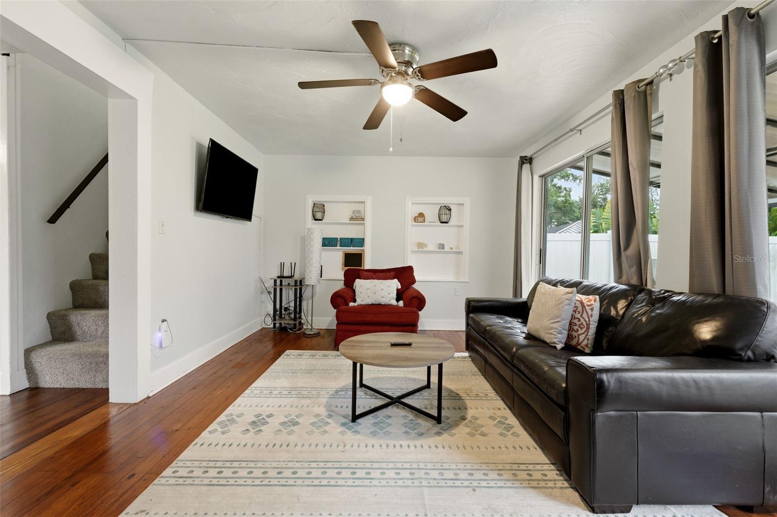 3052 Alta Vista St Property Photo 4