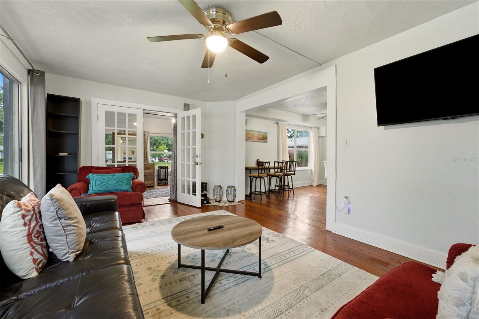 3052 Alta Vista St Property Photo 10