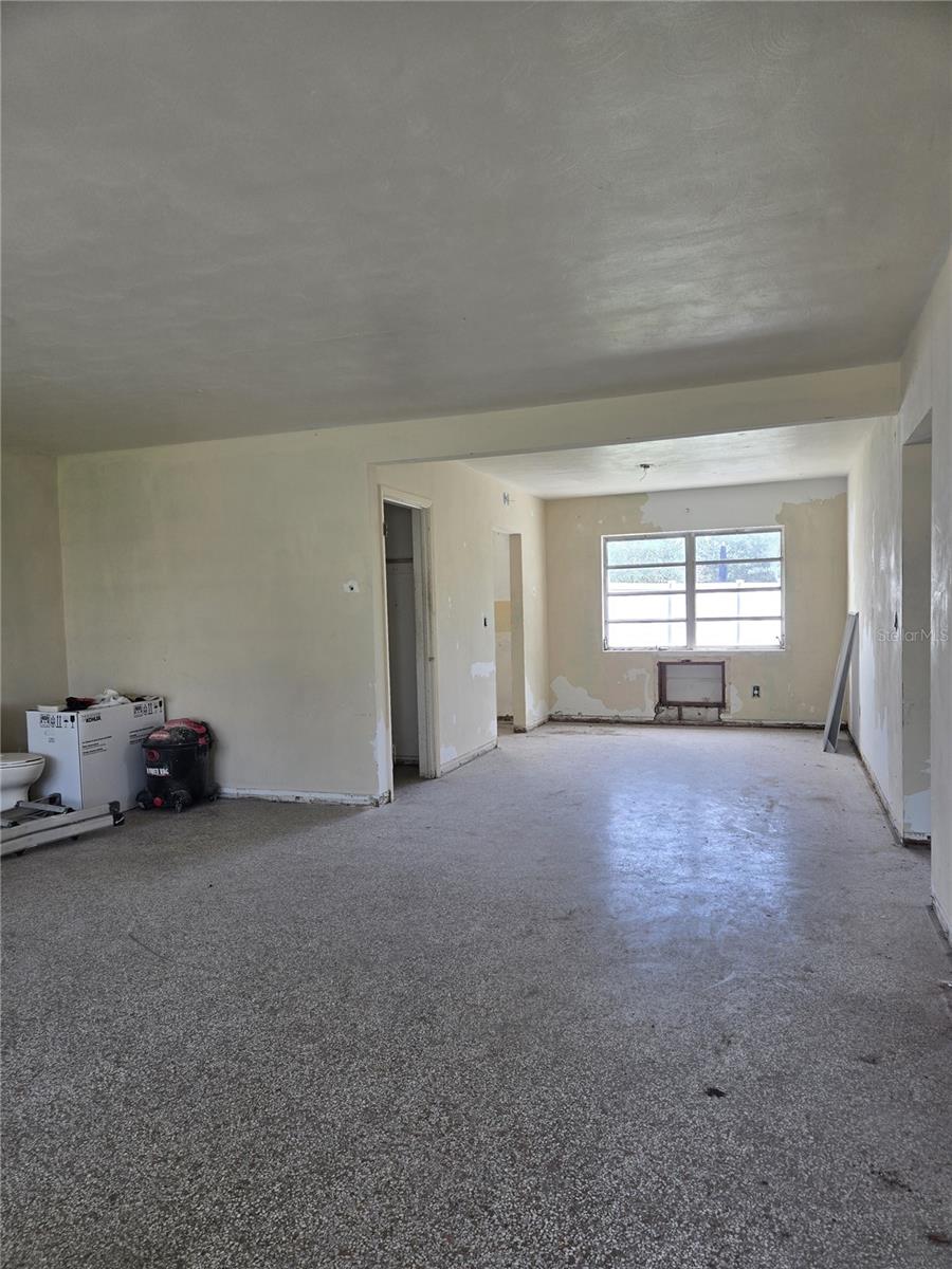 1216 Franklin Cir Property Photo 4