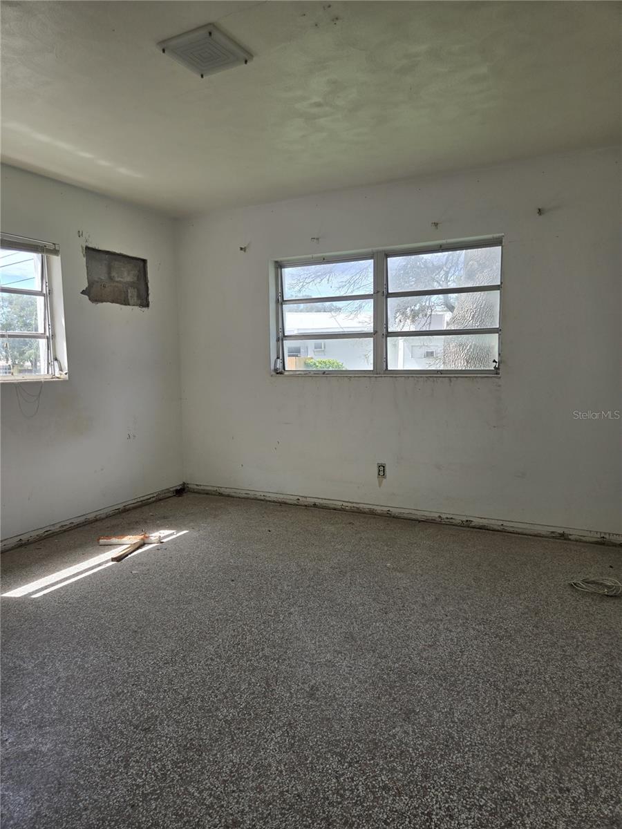 1216 Franklin Cir Property Photo 5
