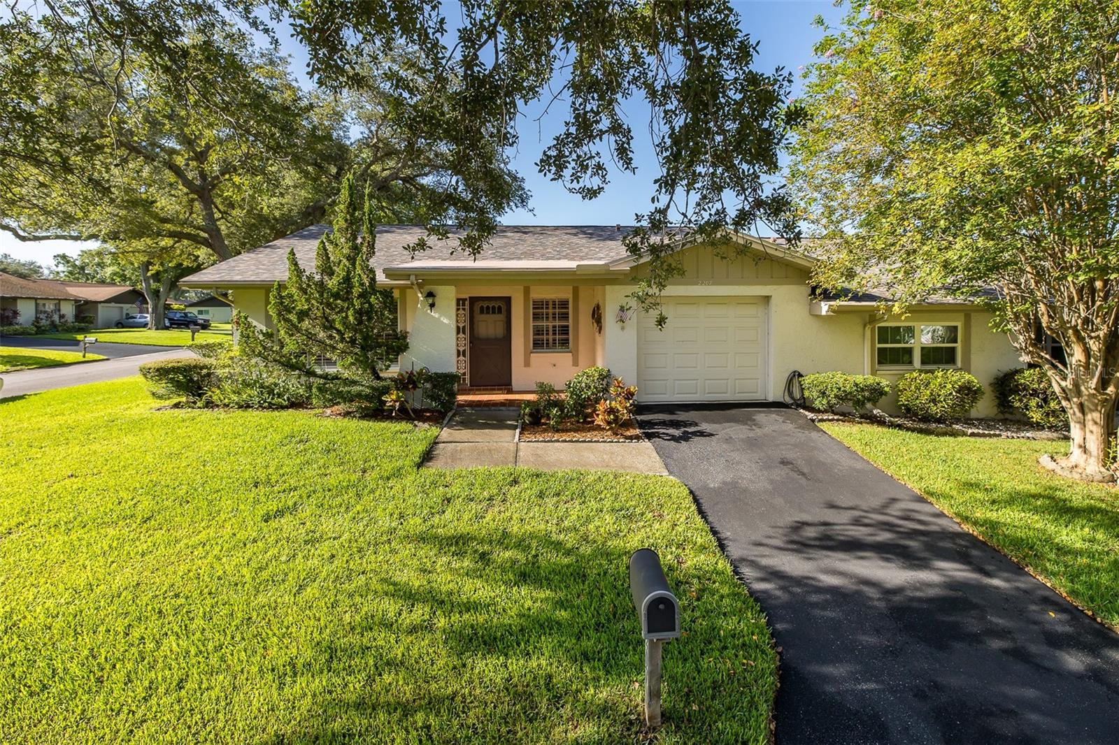 2207 Marshall Dr Property Photo 1