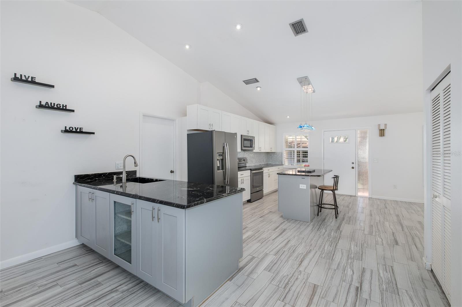 2207 Marshall Dr Property Photo 11