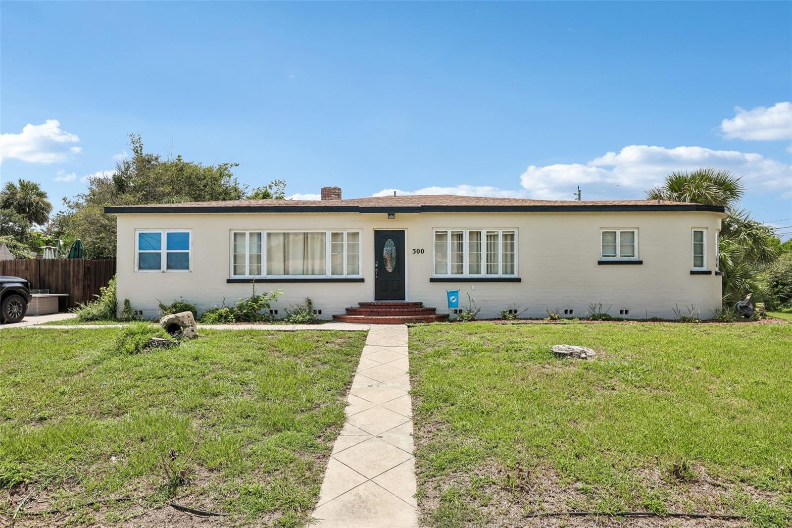 300 REVILO BLVD Property Photo 1