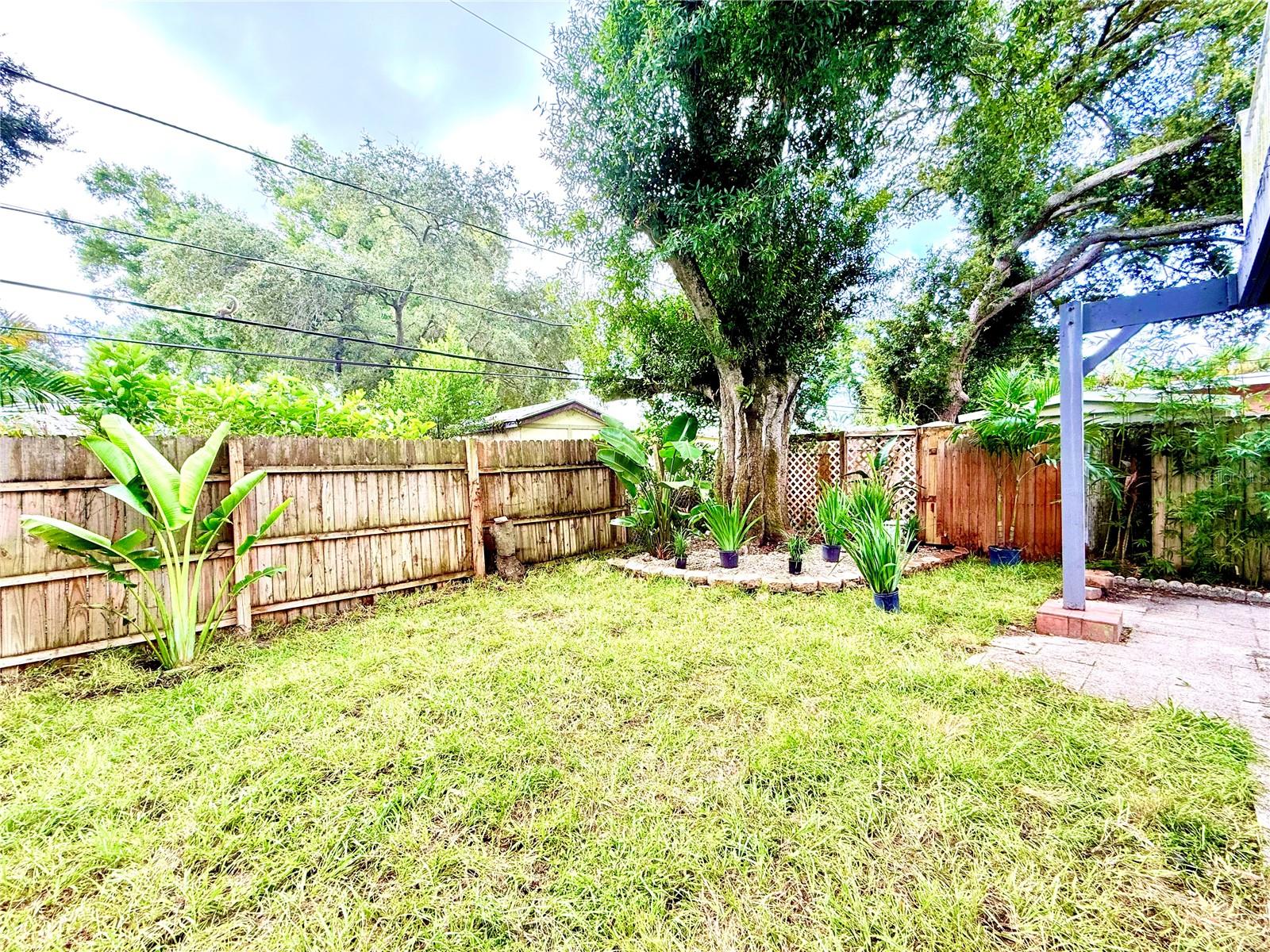 1557 Robinson Dr N Property Photo 37