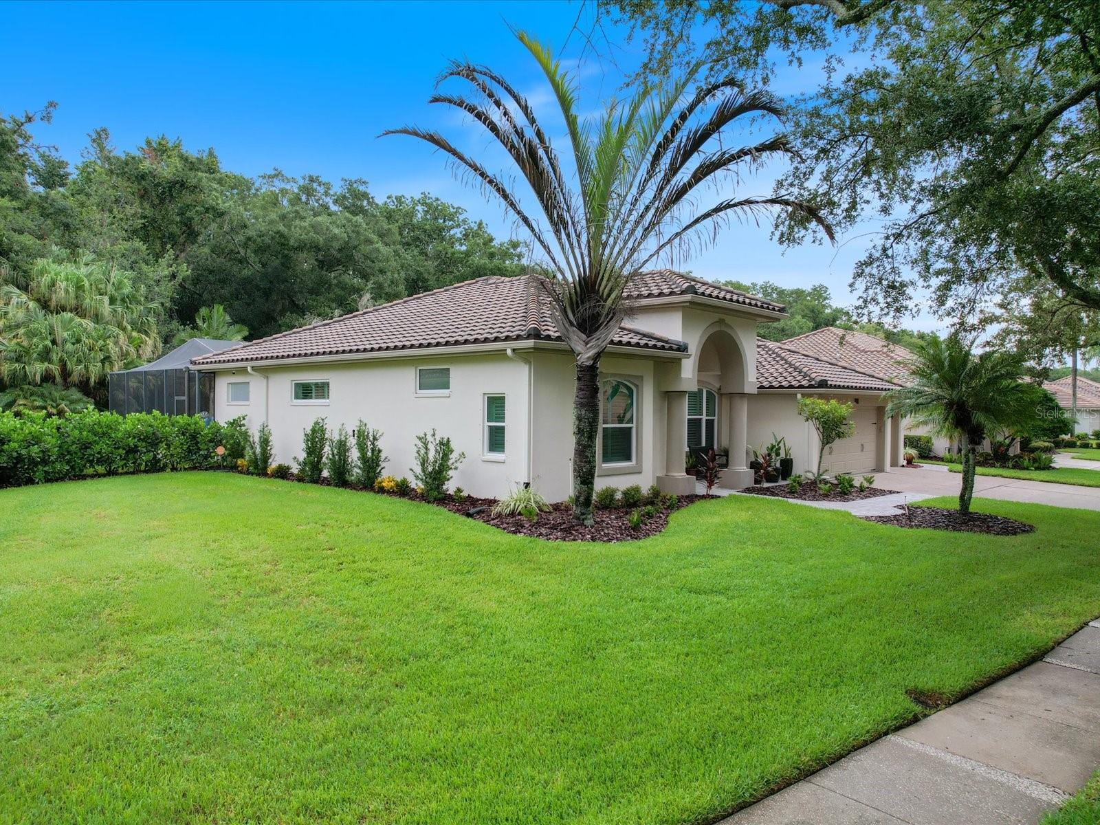 4987 Cross Pointe Dr Property Photo 2
