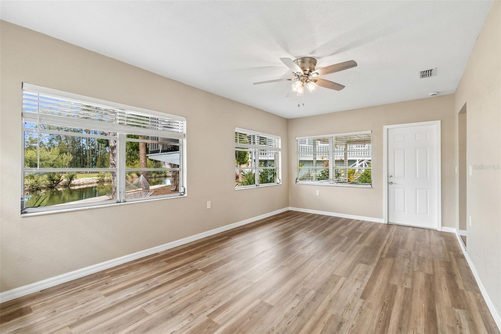 14539 Coffey Ln Property Photo 11