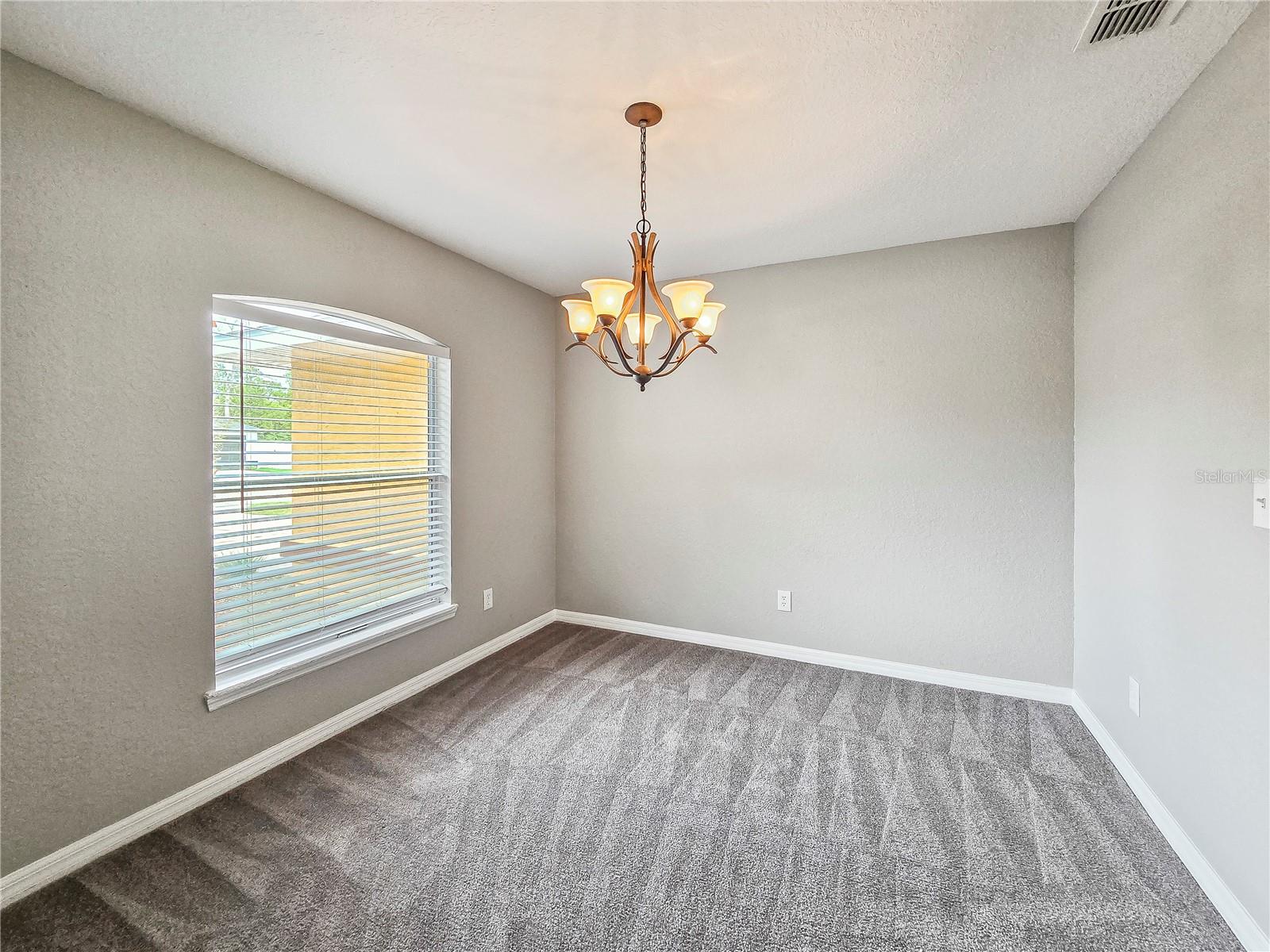TB8536940 Property Photo 7