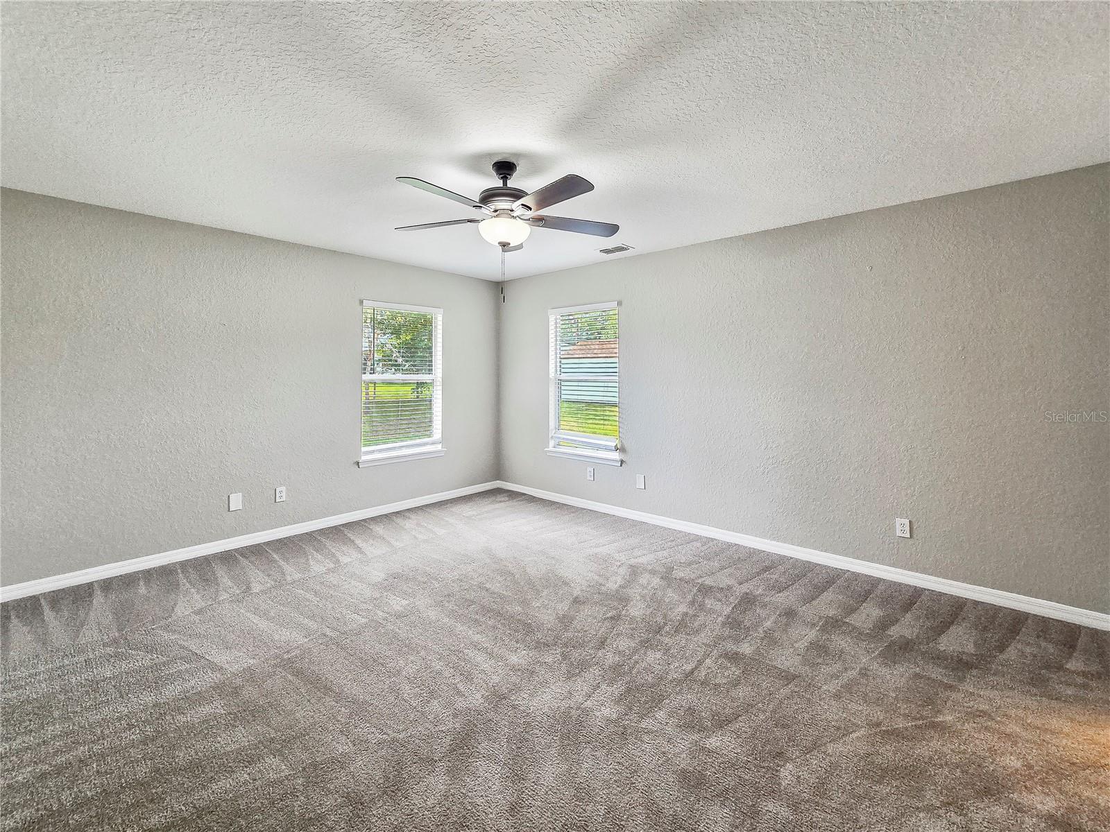 TB8536940 Property Photo 12