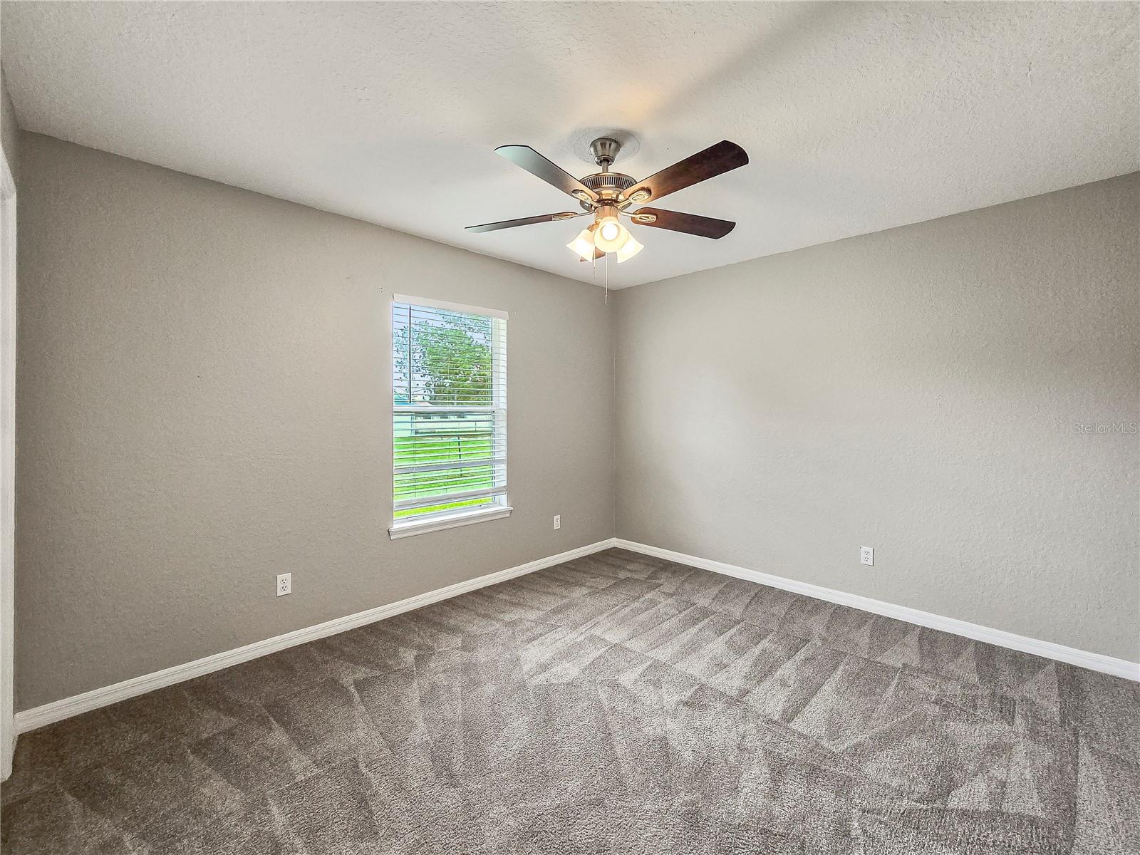 TB8536940 Property Photo 16