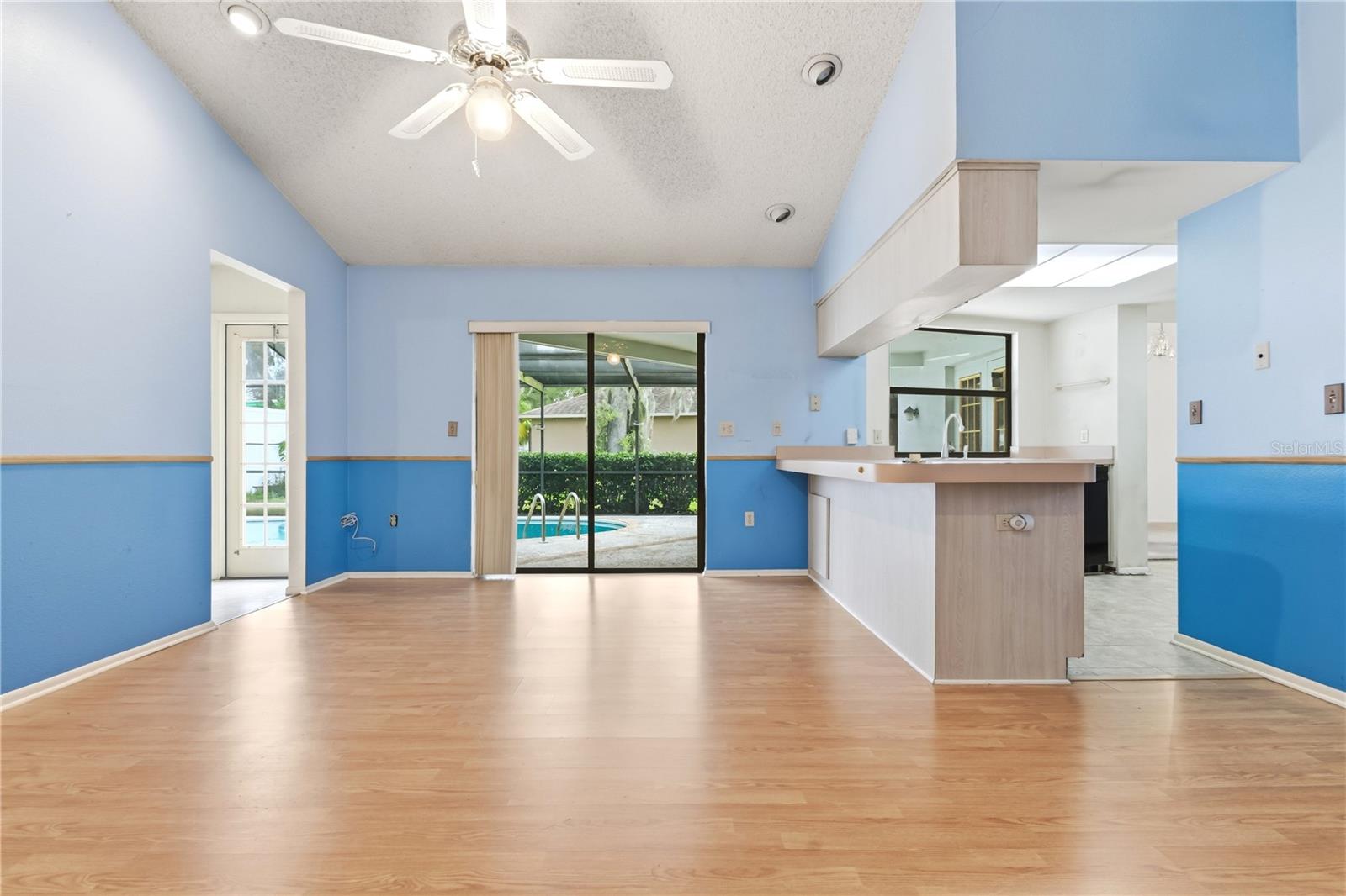 9028 Par Ct Property Photo 4