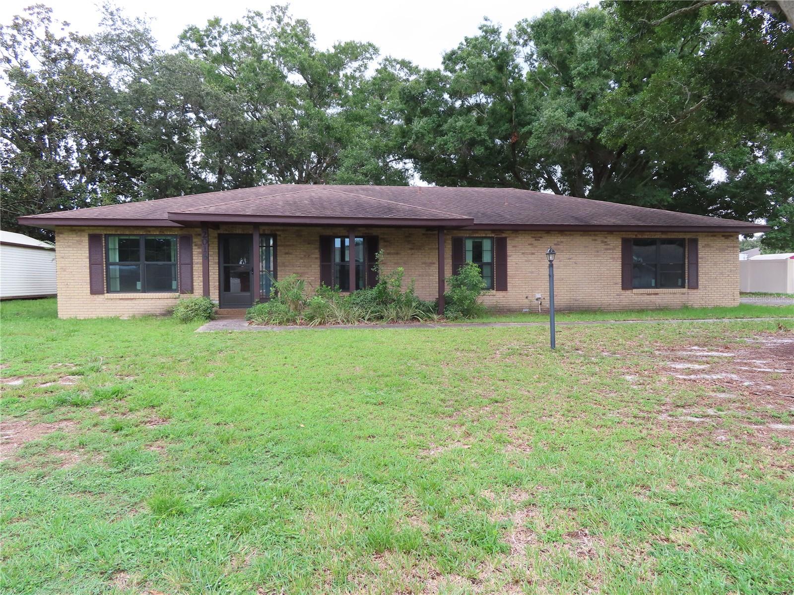 2016 Amesbury Dr Property Photo 1