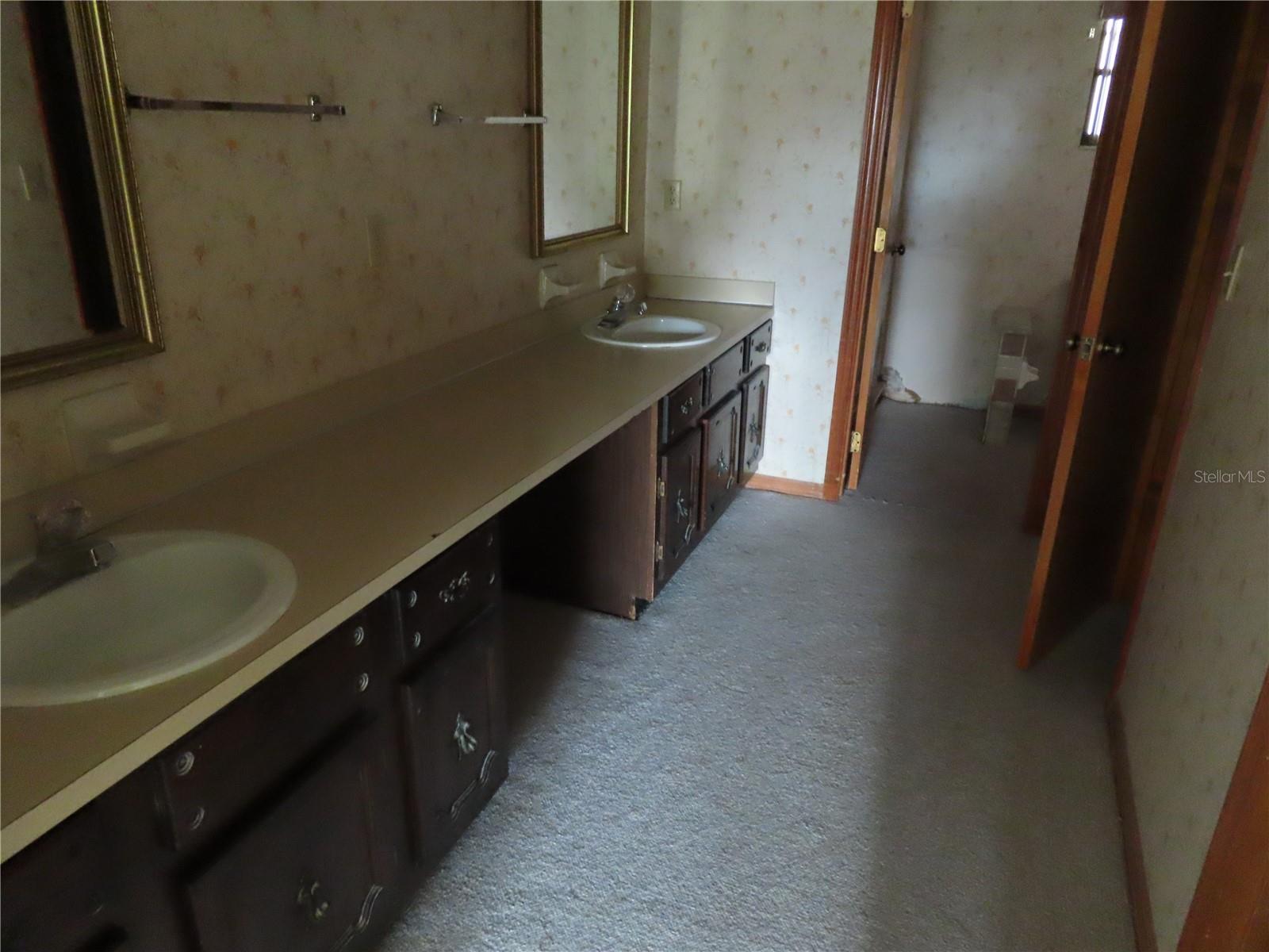 2016 Amesbury Dr Property Photo 7