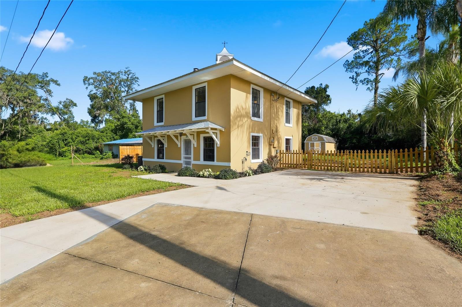 37715 Dixie Ave Property Photo 2