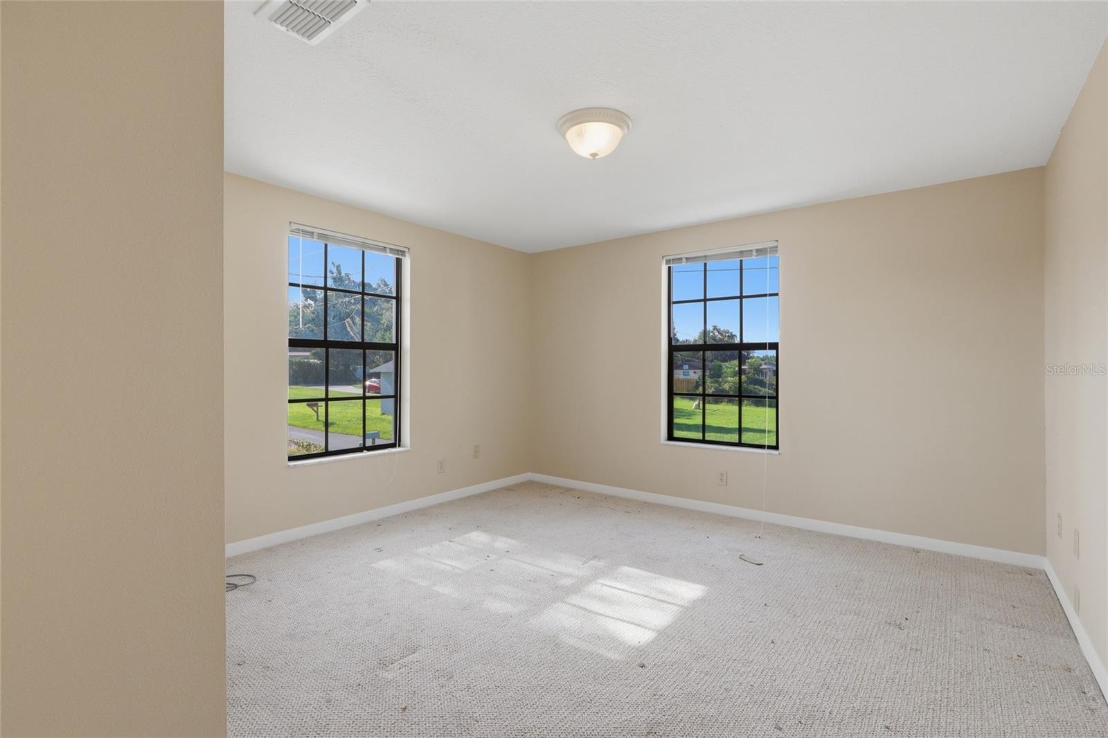 37715 Dixie Ave Property Photo 14