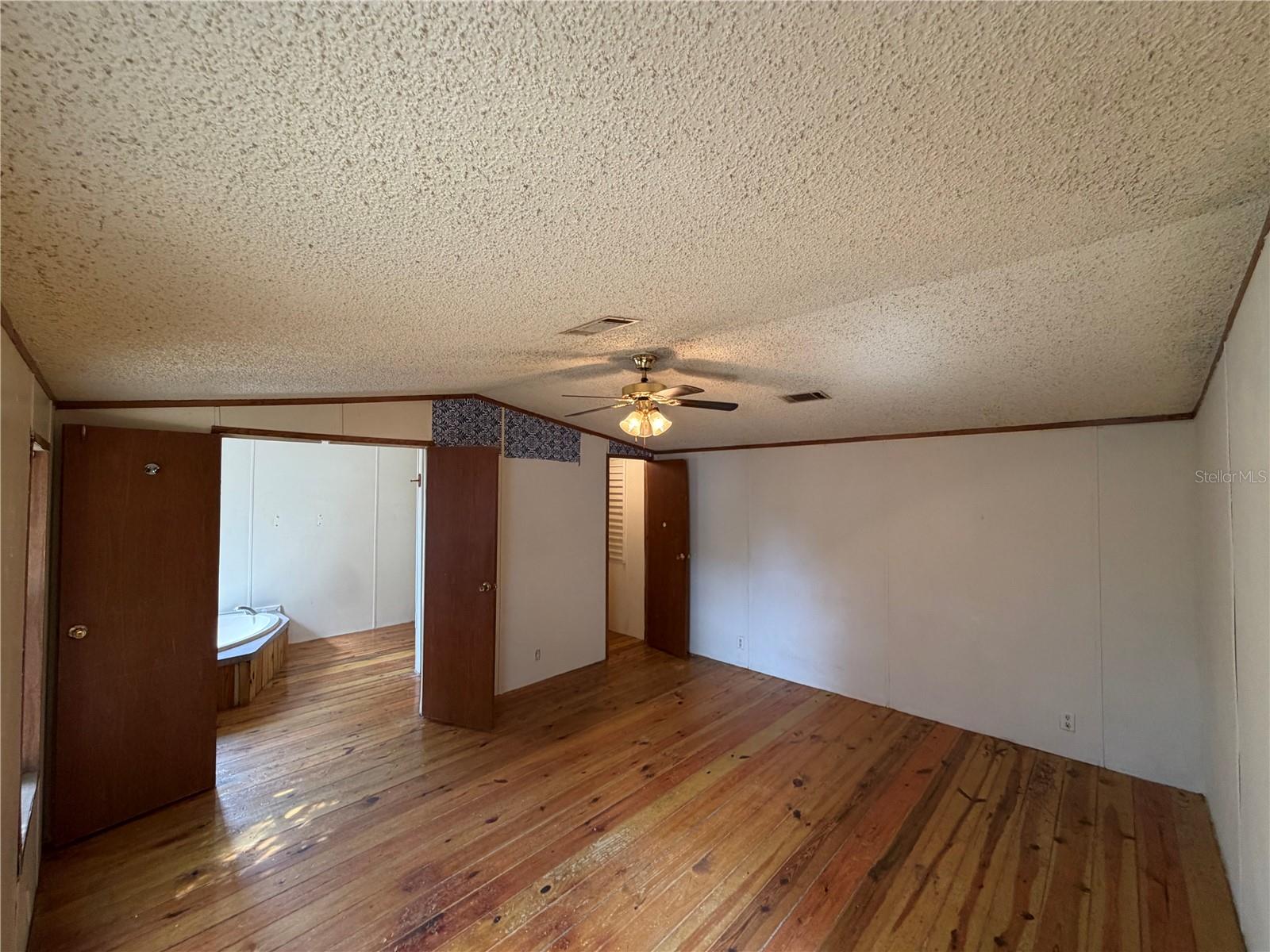 120 Ne 12 Ave Property Photo 13