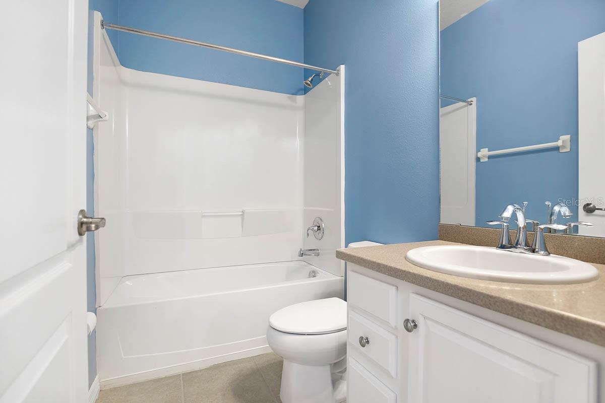 8614 Turnstone Shore Ln Property Photo 6