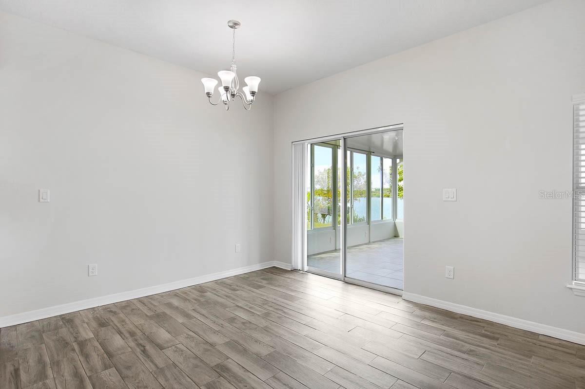 8614 Turnstone Shore Ln Property Photo 12