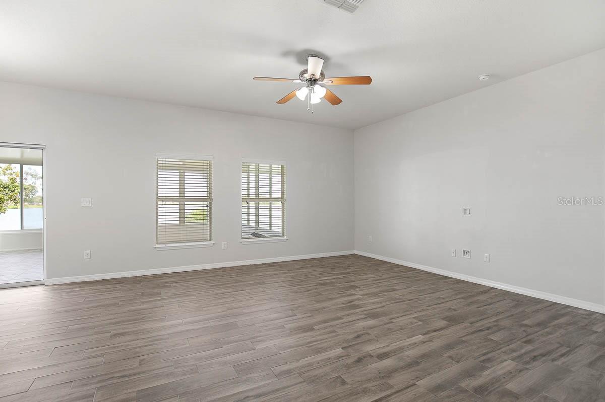 8614 Turnstone Shore Ln Property Photo 13