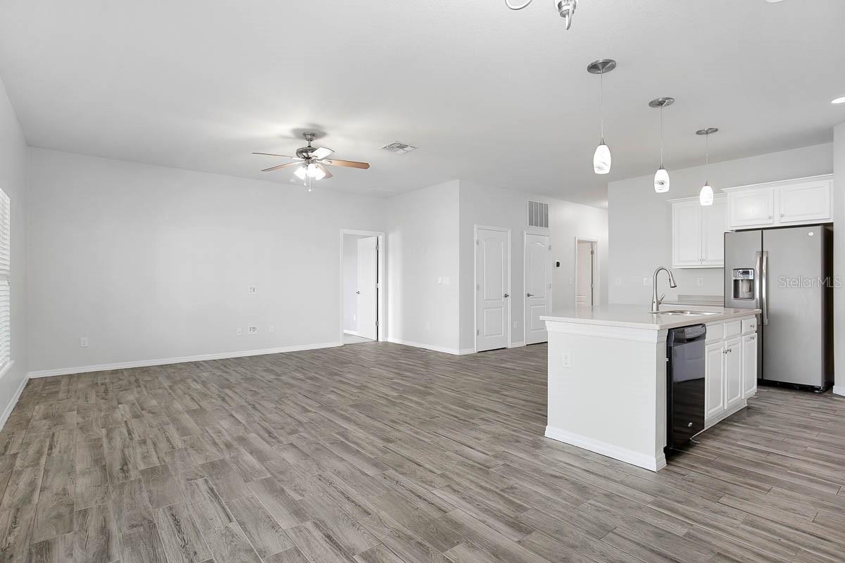 8614 Turnstone Shore Ln Property Photo 16
