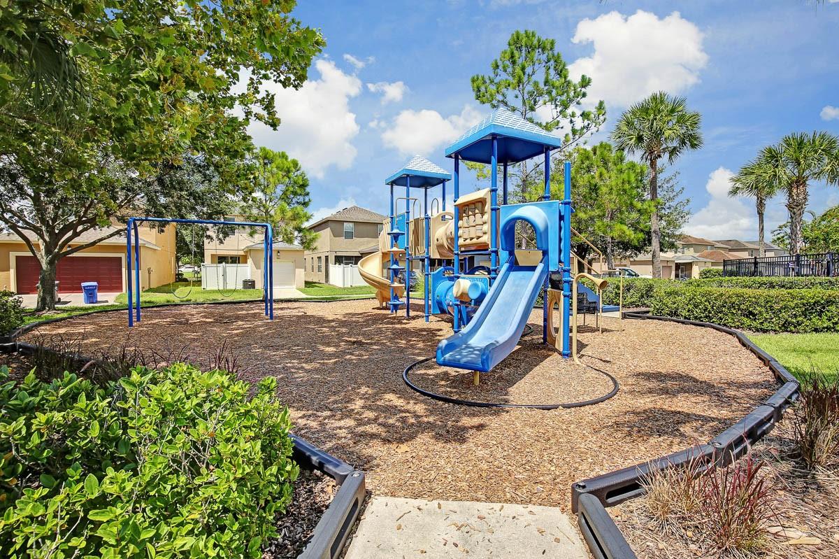 8614 Turnstone Shore Ln Property Photo 32