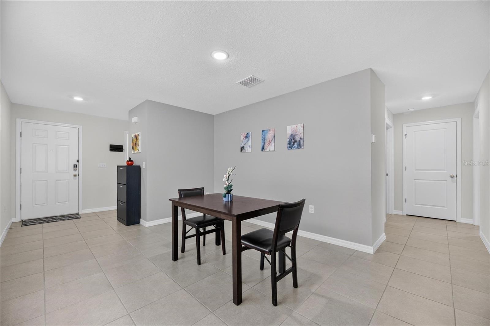 579 Olive Conch St Property Photo 8