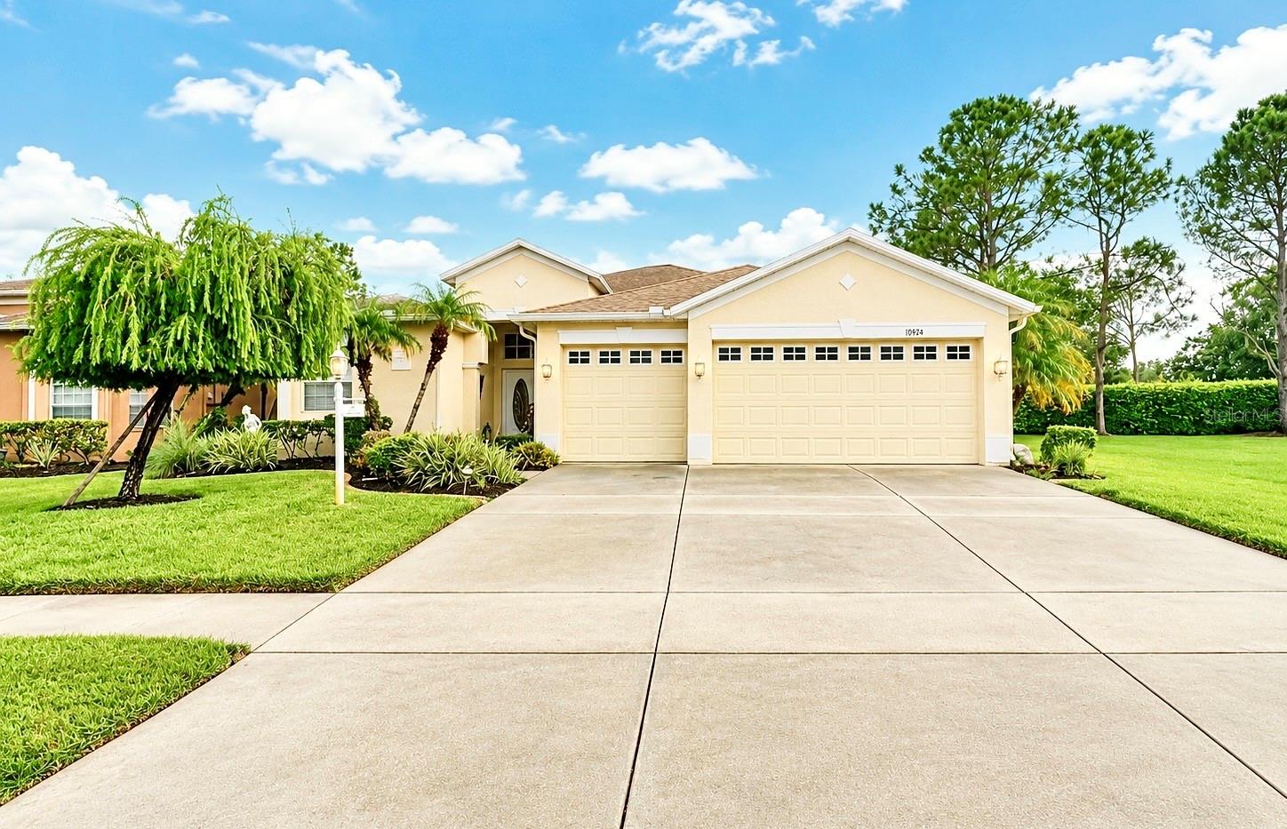 10924 RAIN HOLLOW CT Property Photo 1