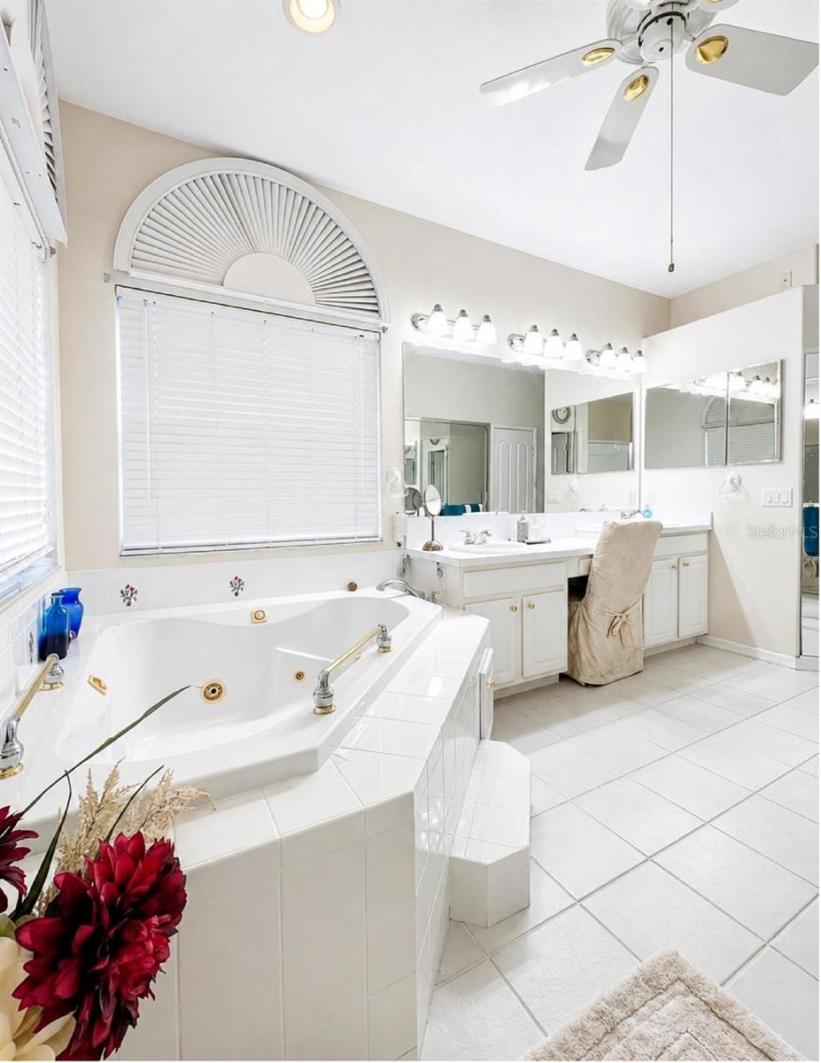 10924 Rain Hollow Ct Property Photo 29