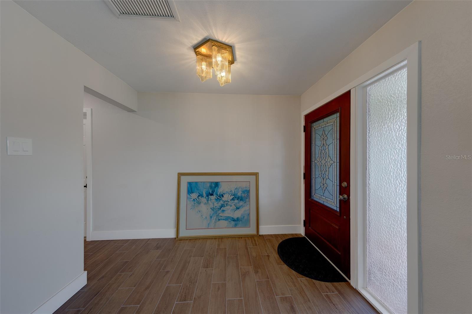 11602 Grove St Property Photo 5