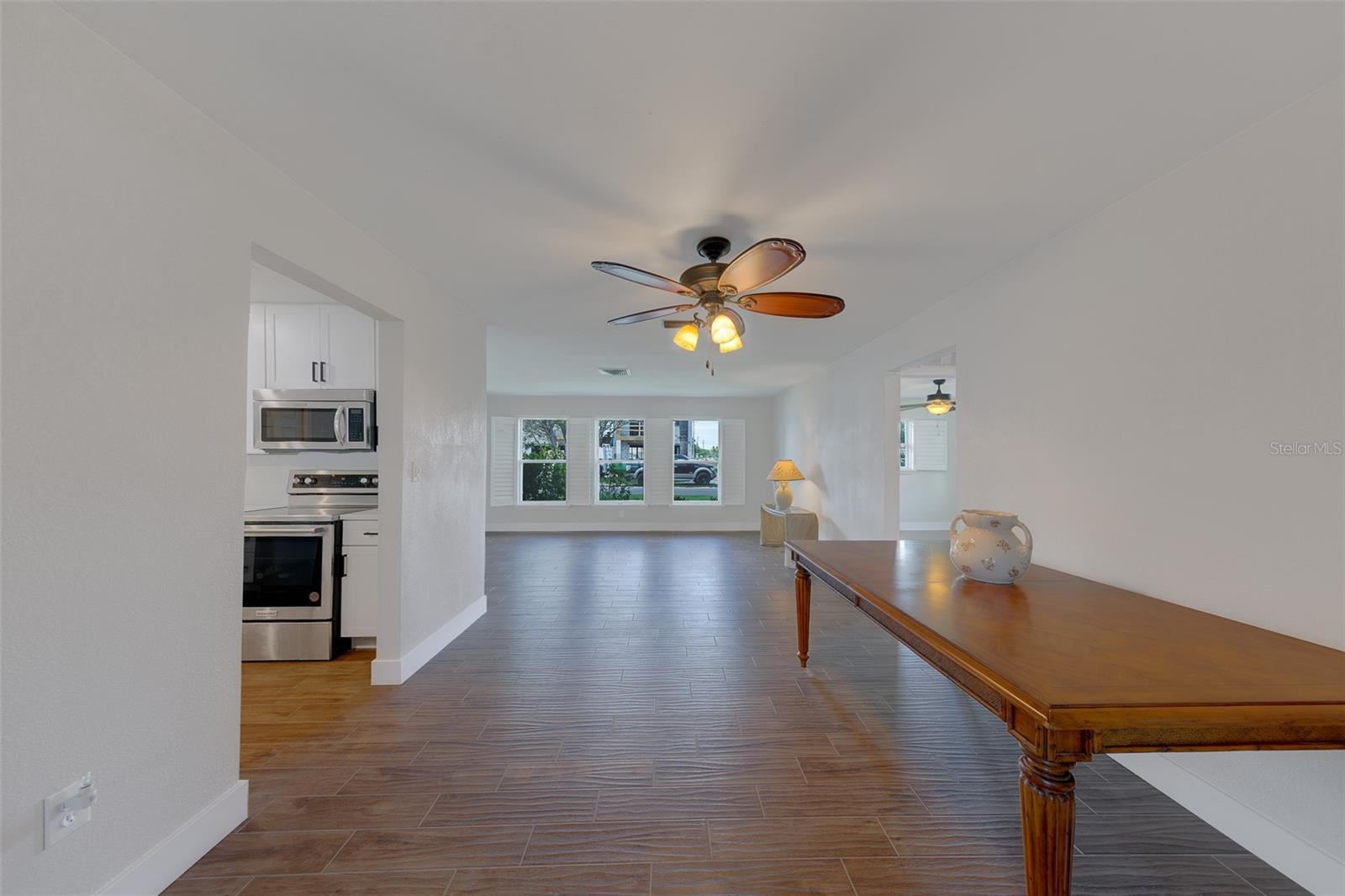 11602 Grove St Property Photo 11